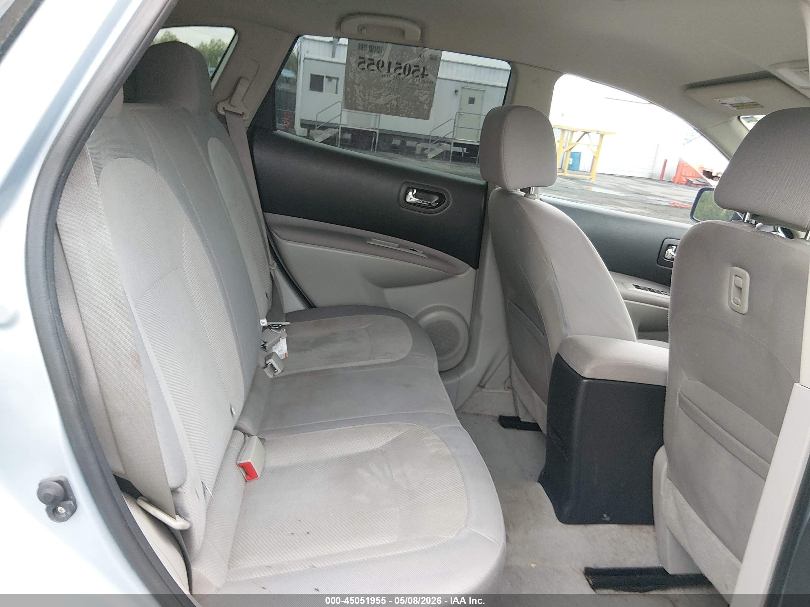 NISSAN ROGUE image 8