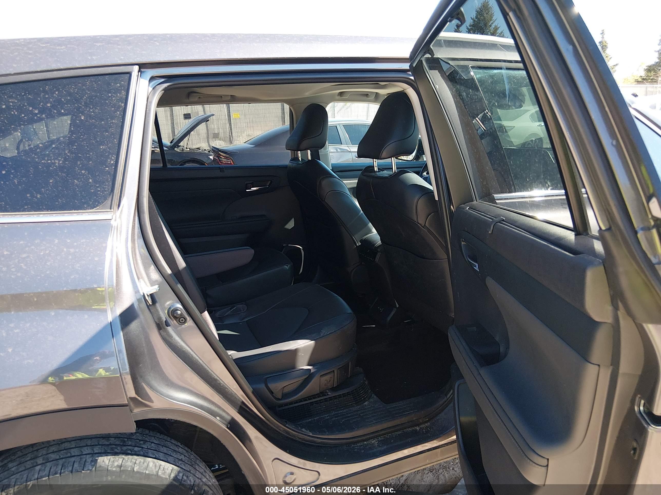 TOYOTA HIGHLANDER image 8