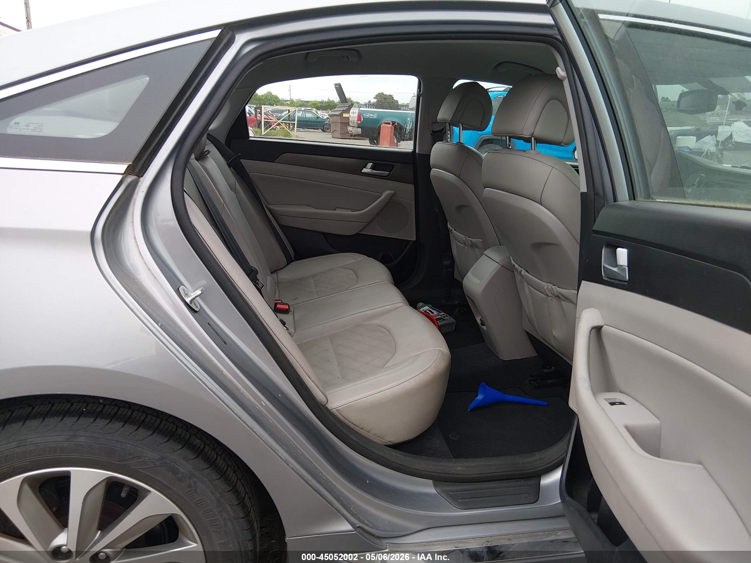 HYUNDAI SONATA image 8