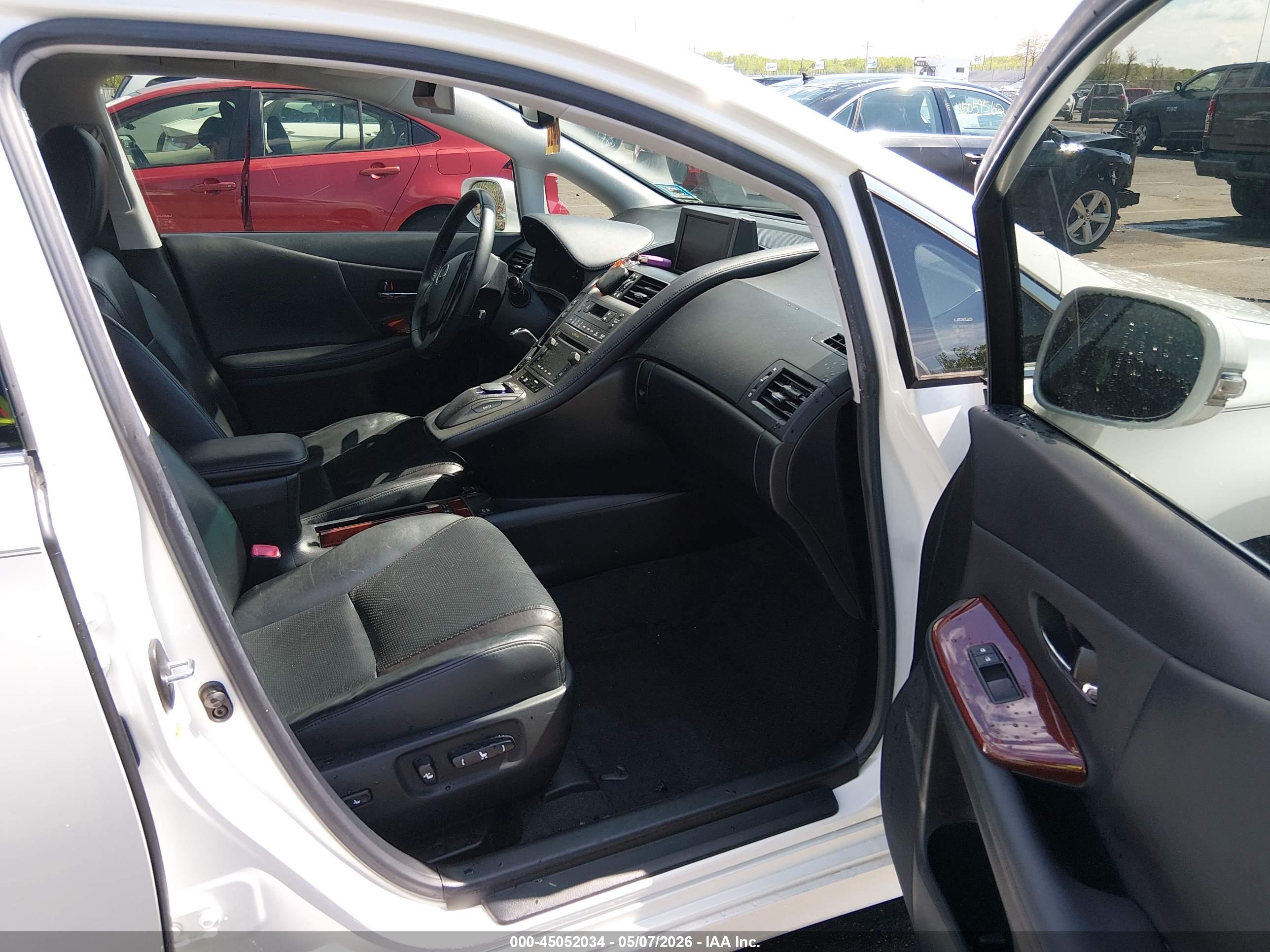 LEXUS HS image 5