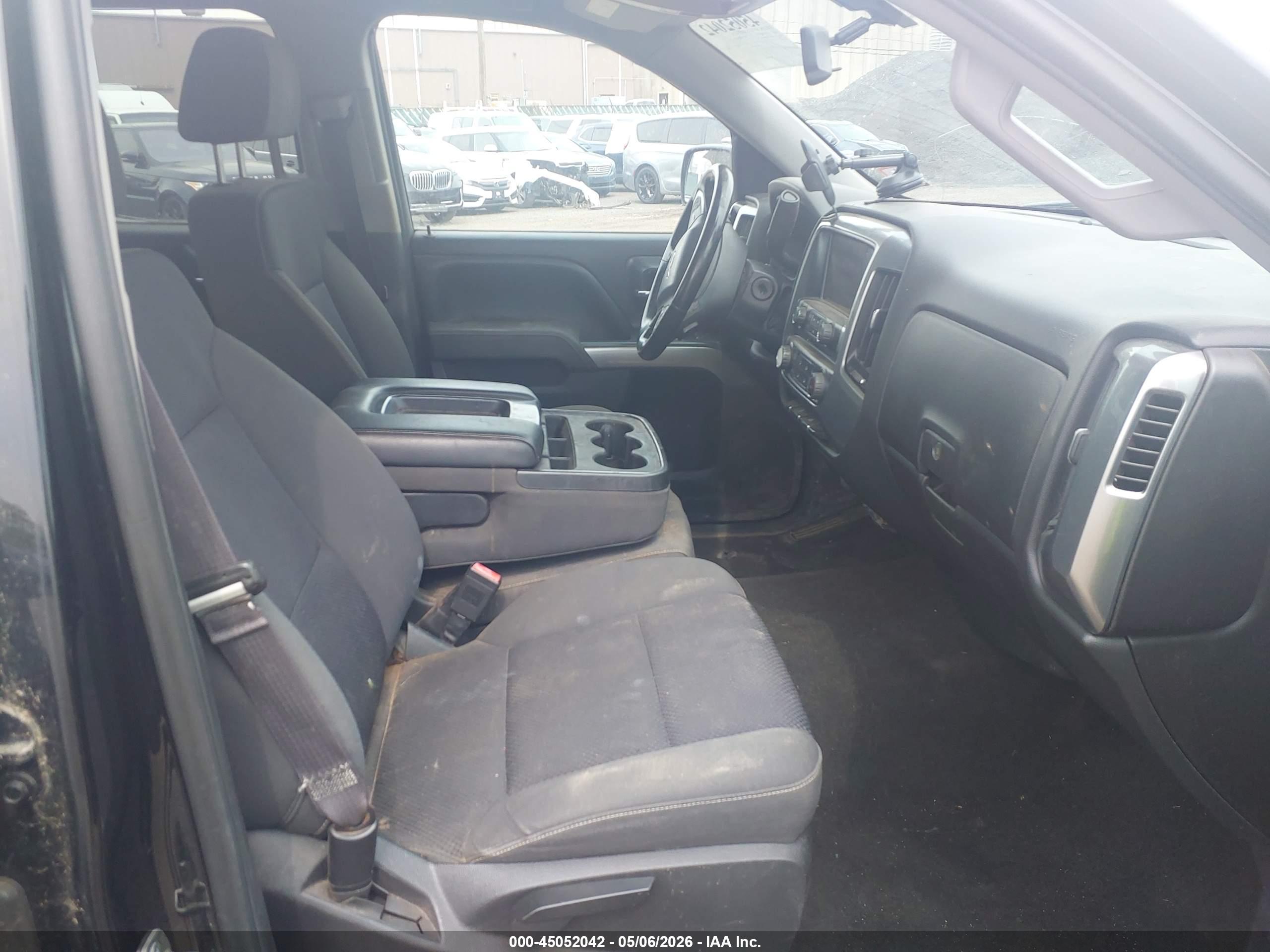 CHEVROLET SILVERADO image 5