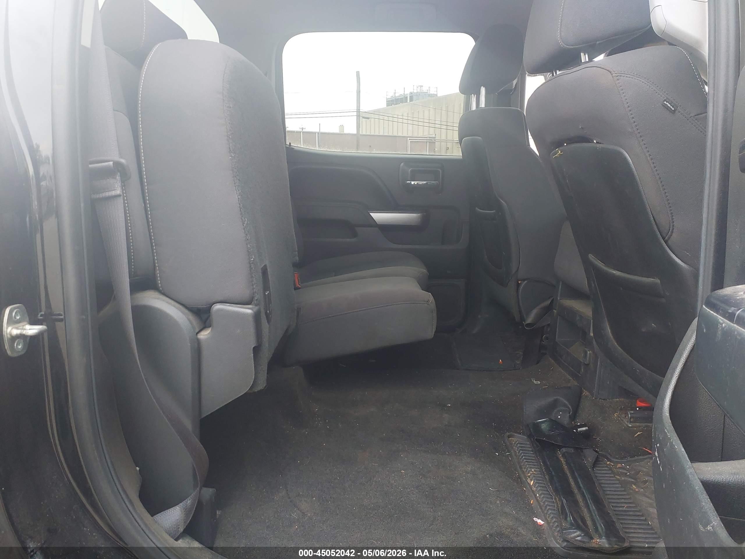CHEVROLET SILVERADO image 8