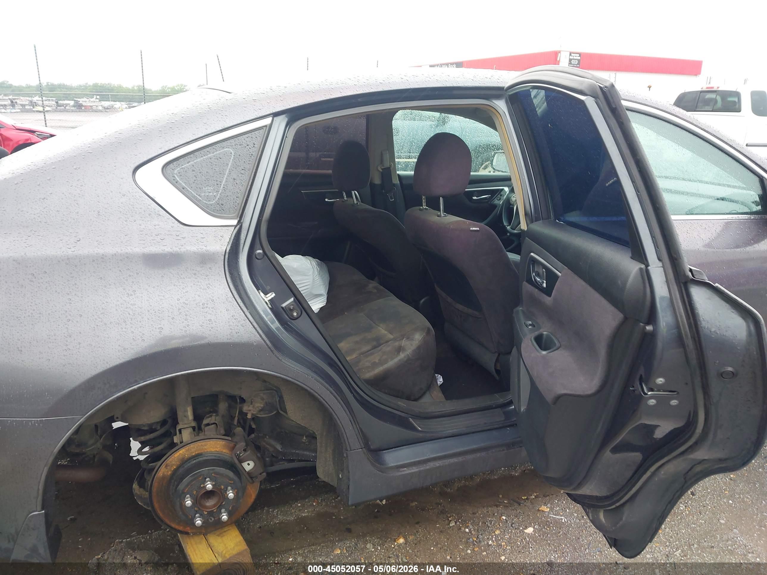 NISSAN ALTIMA image 8