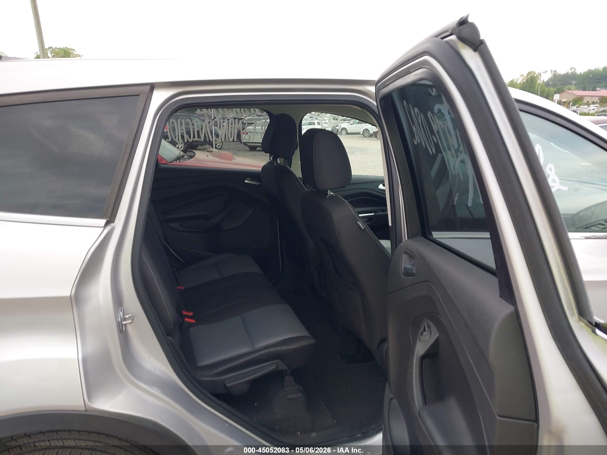 FORD ESCAPE image 8