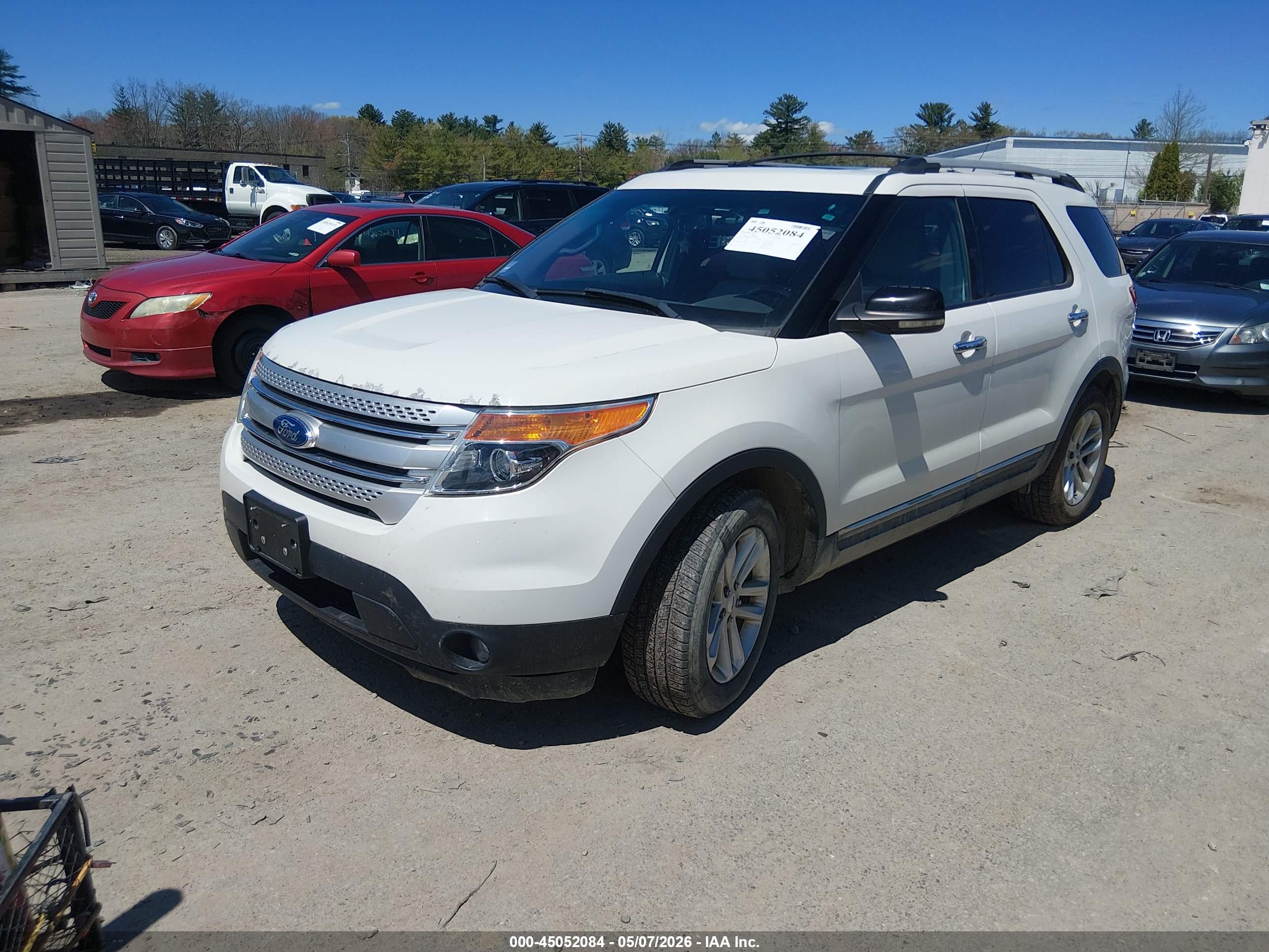 FORD EXPLORER image 2
