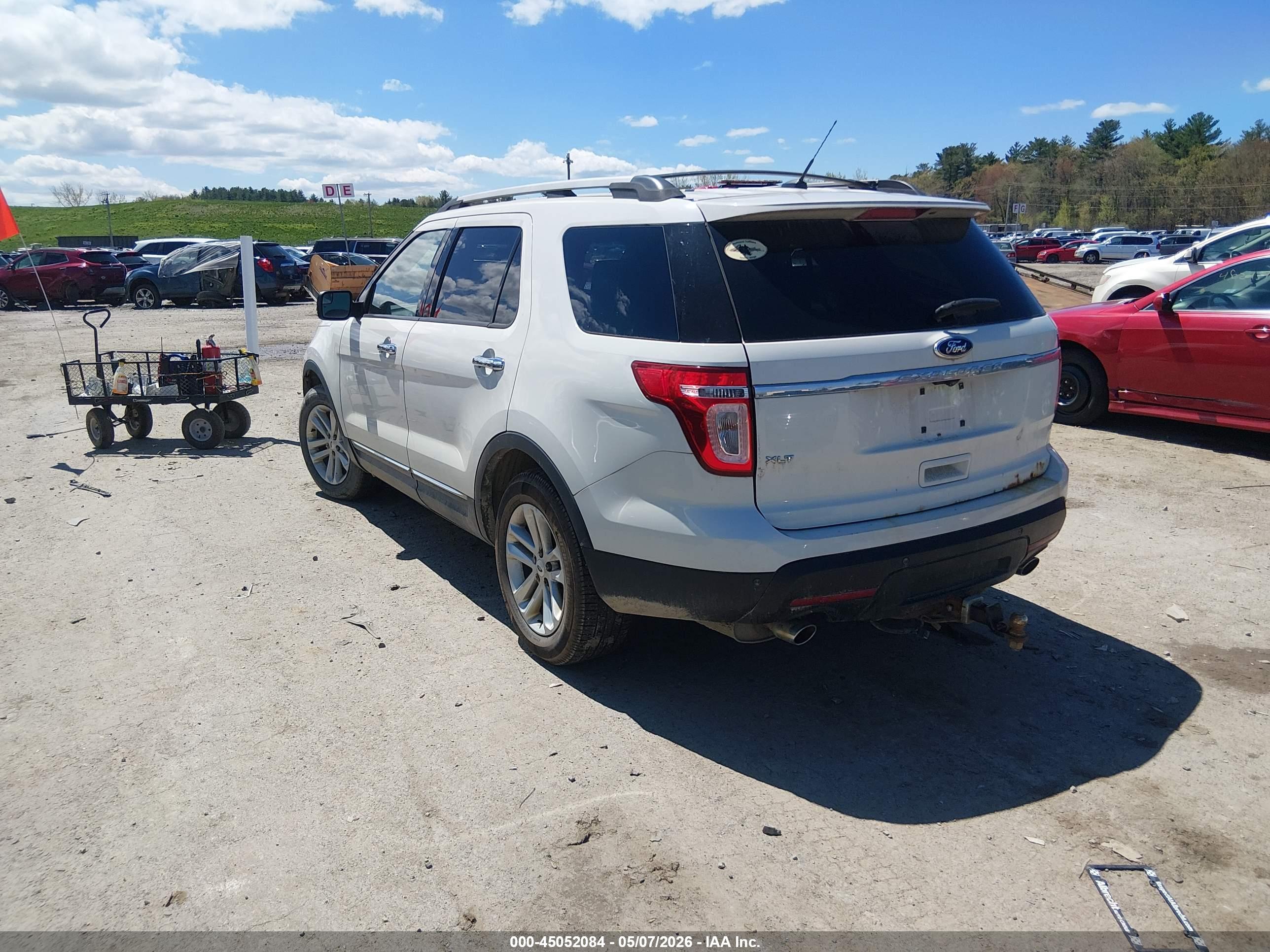 FORD EXPLORER image 3