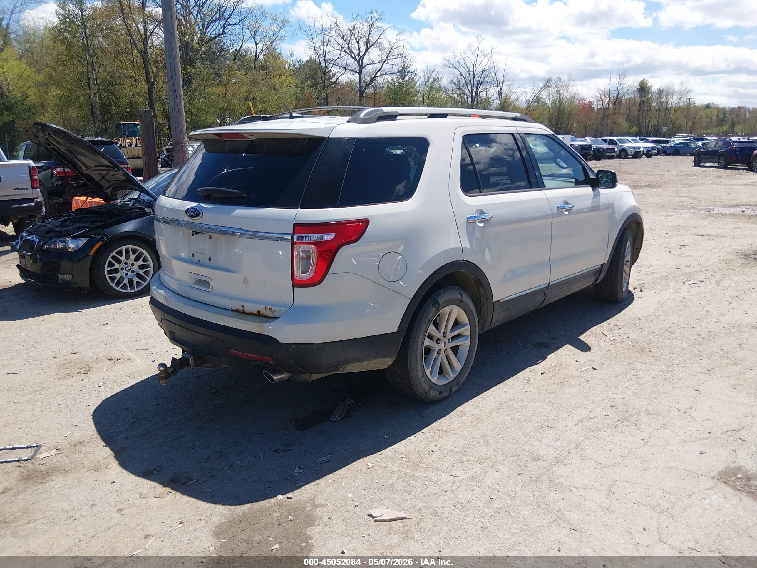 FORD EXPLORER image 4