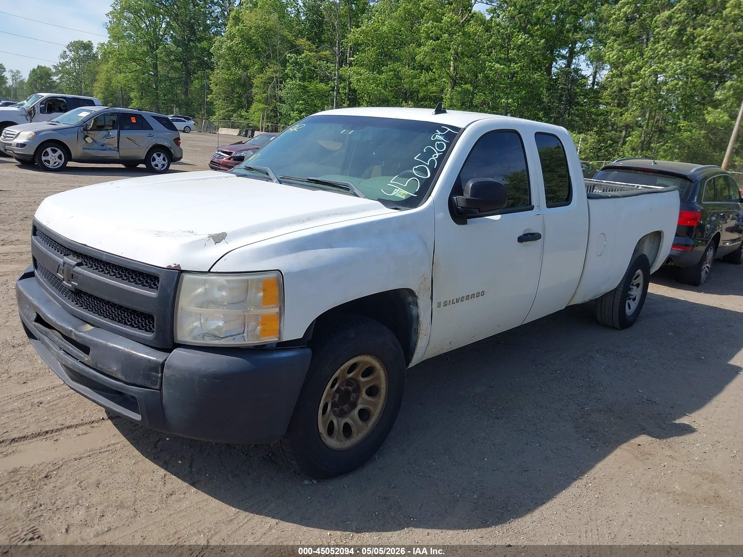 CHEVROLET SILVERADO image 2