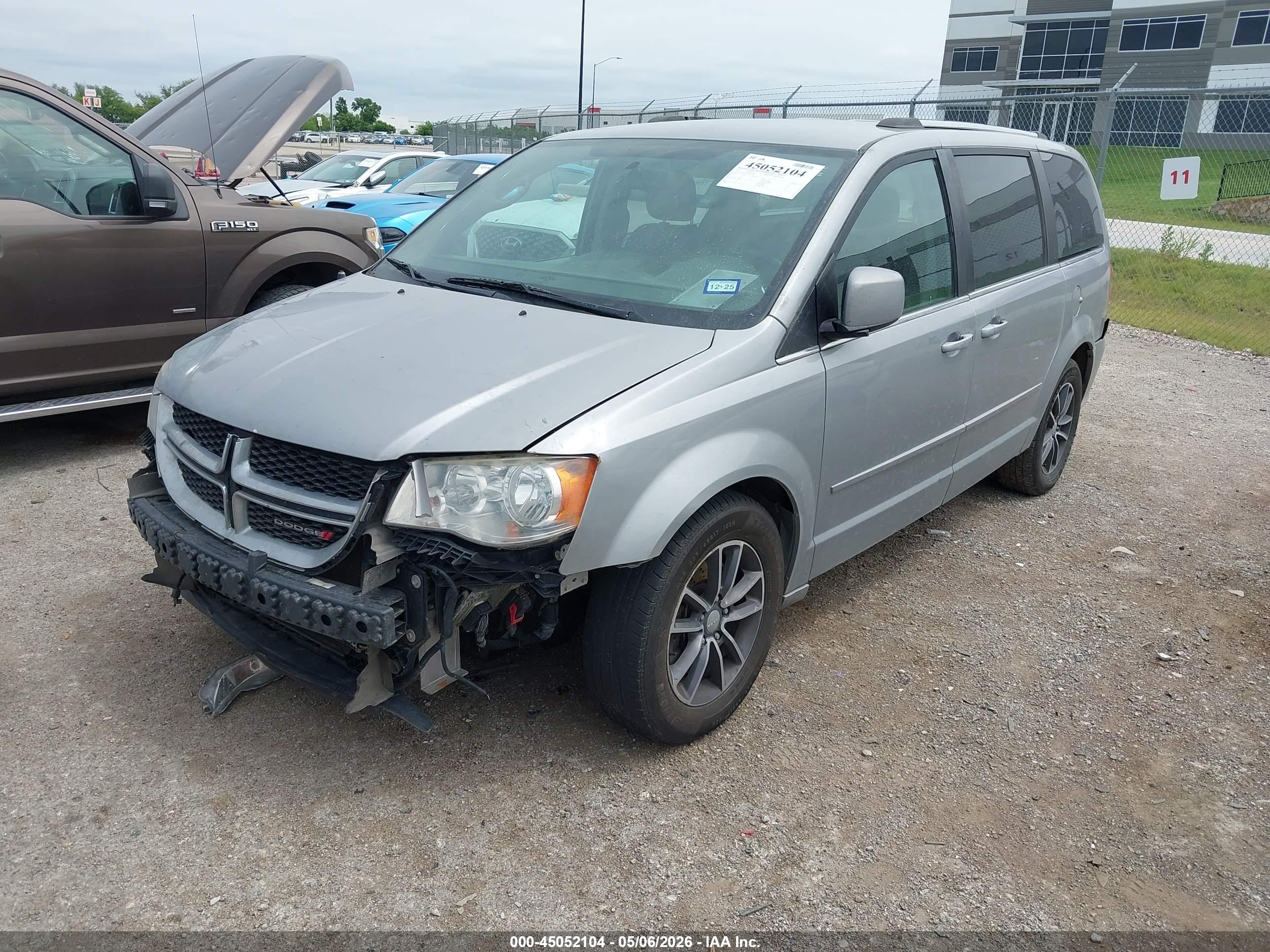 DODGE GRAND image 2