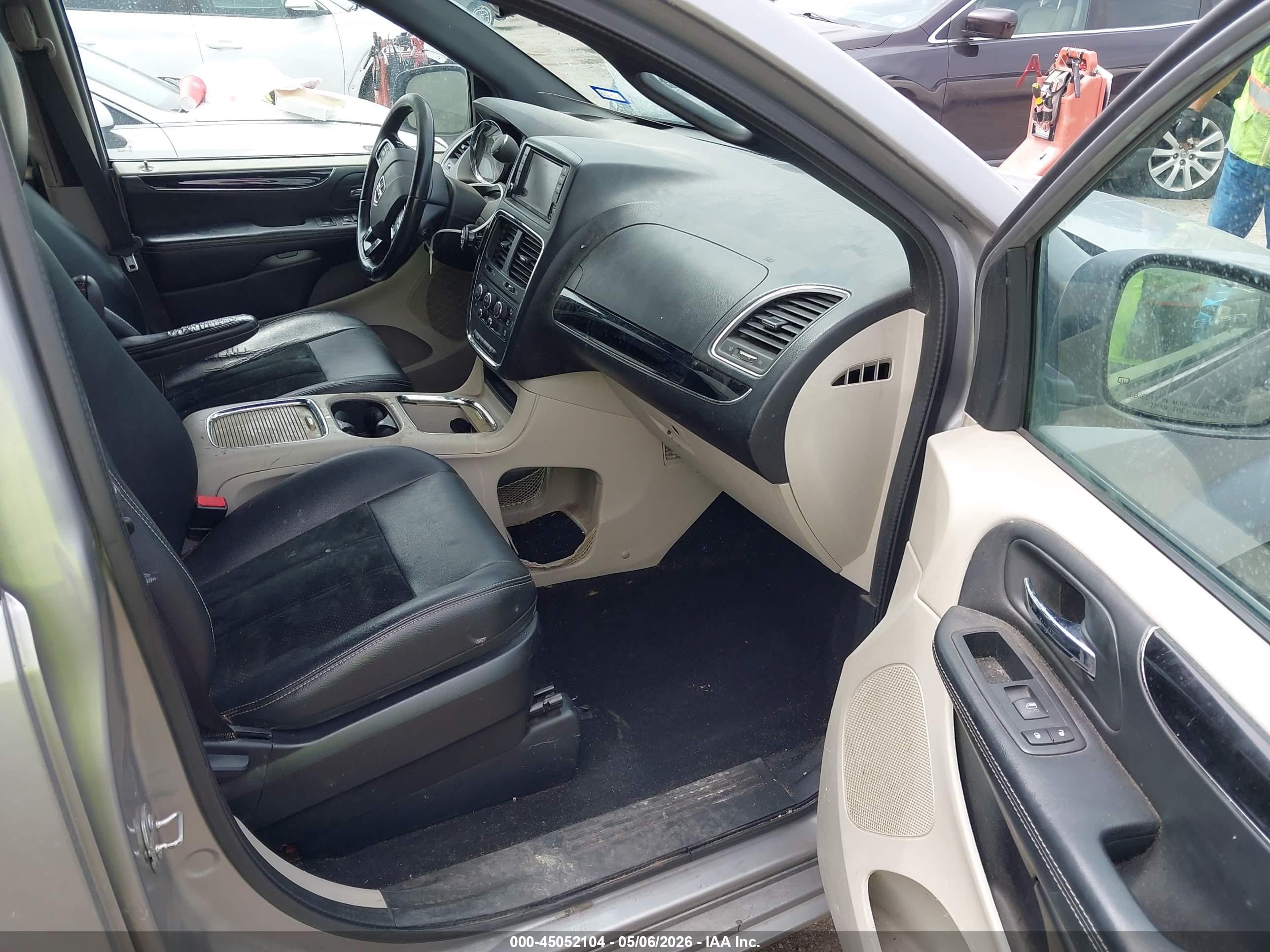 DODGE GRAND image 5