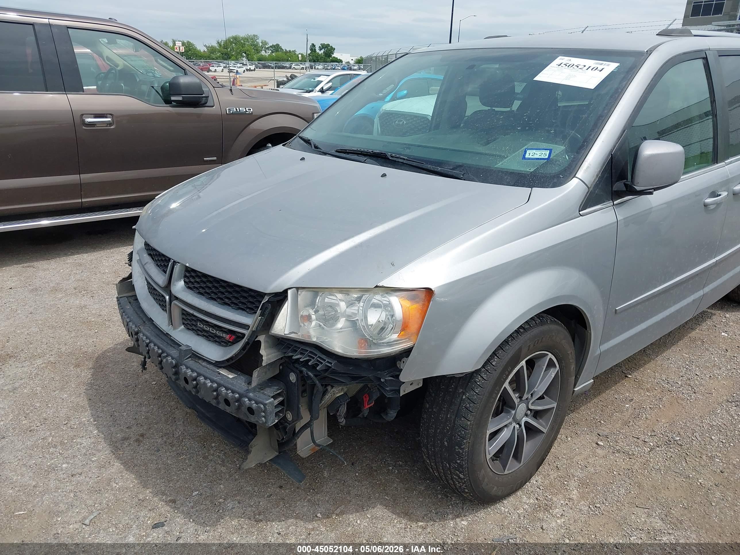 DODGE GRAND image 6