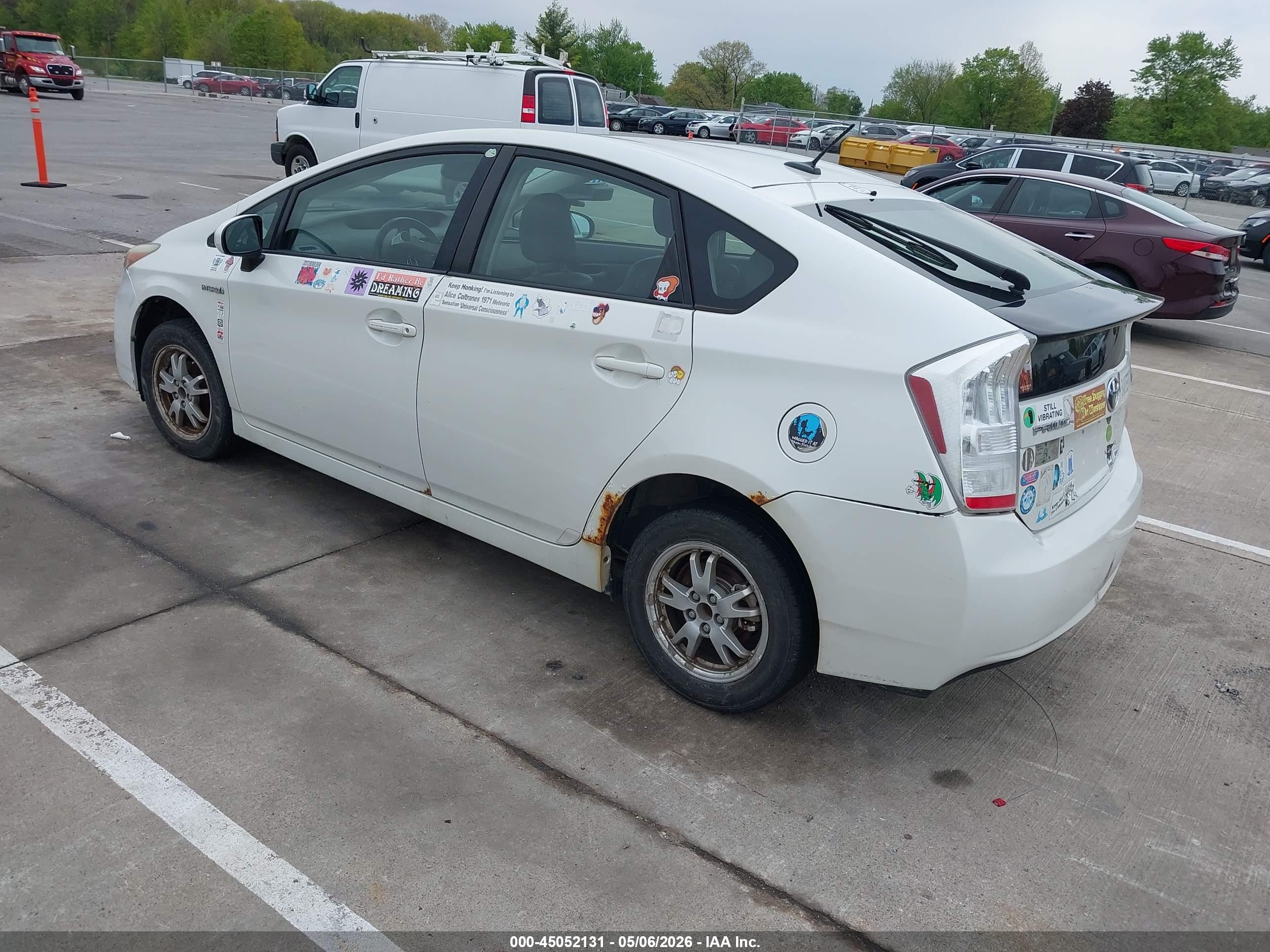 TOYOTA PRIUS image 3
