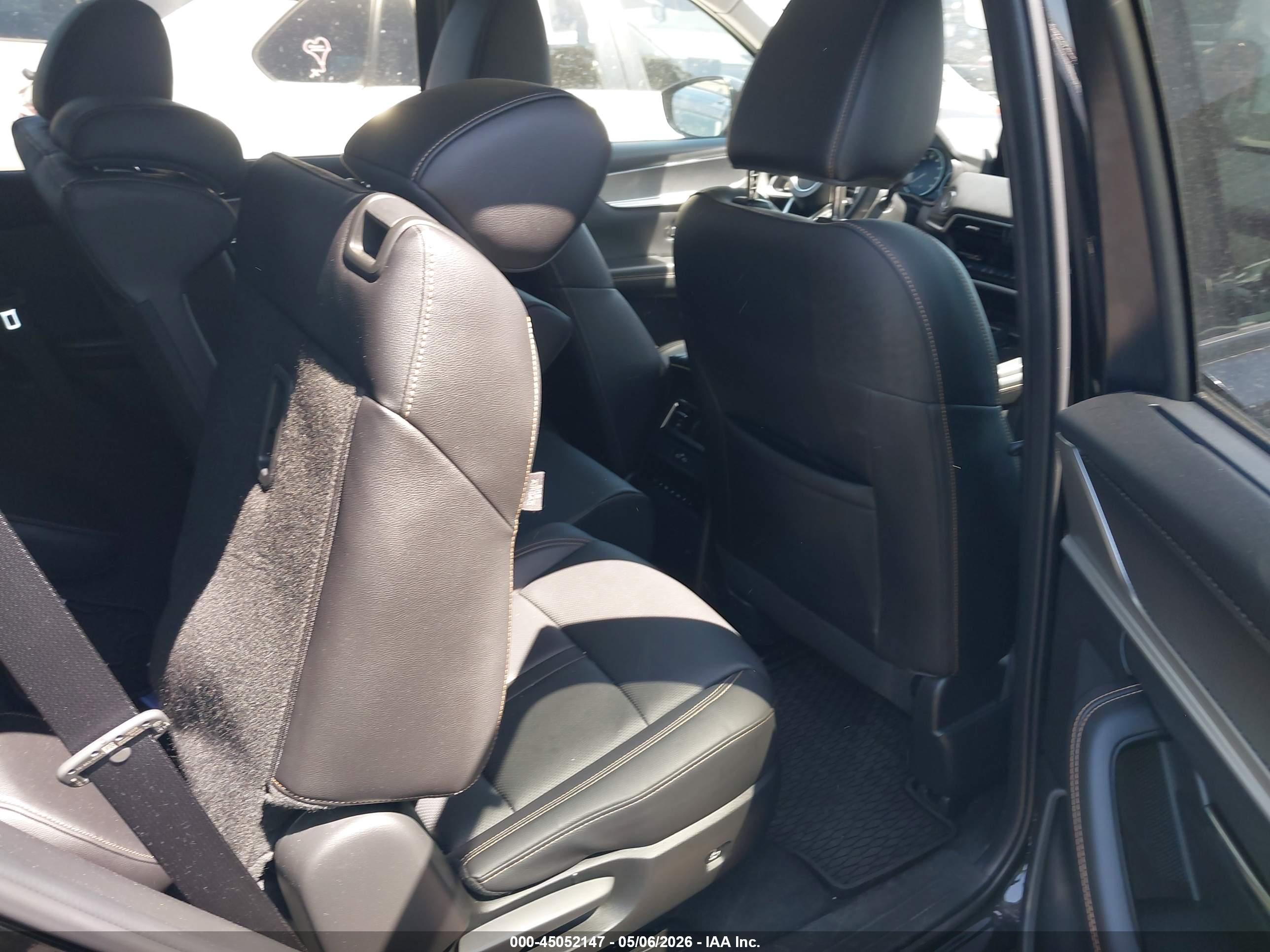 MAZDA CX-90 image 8
