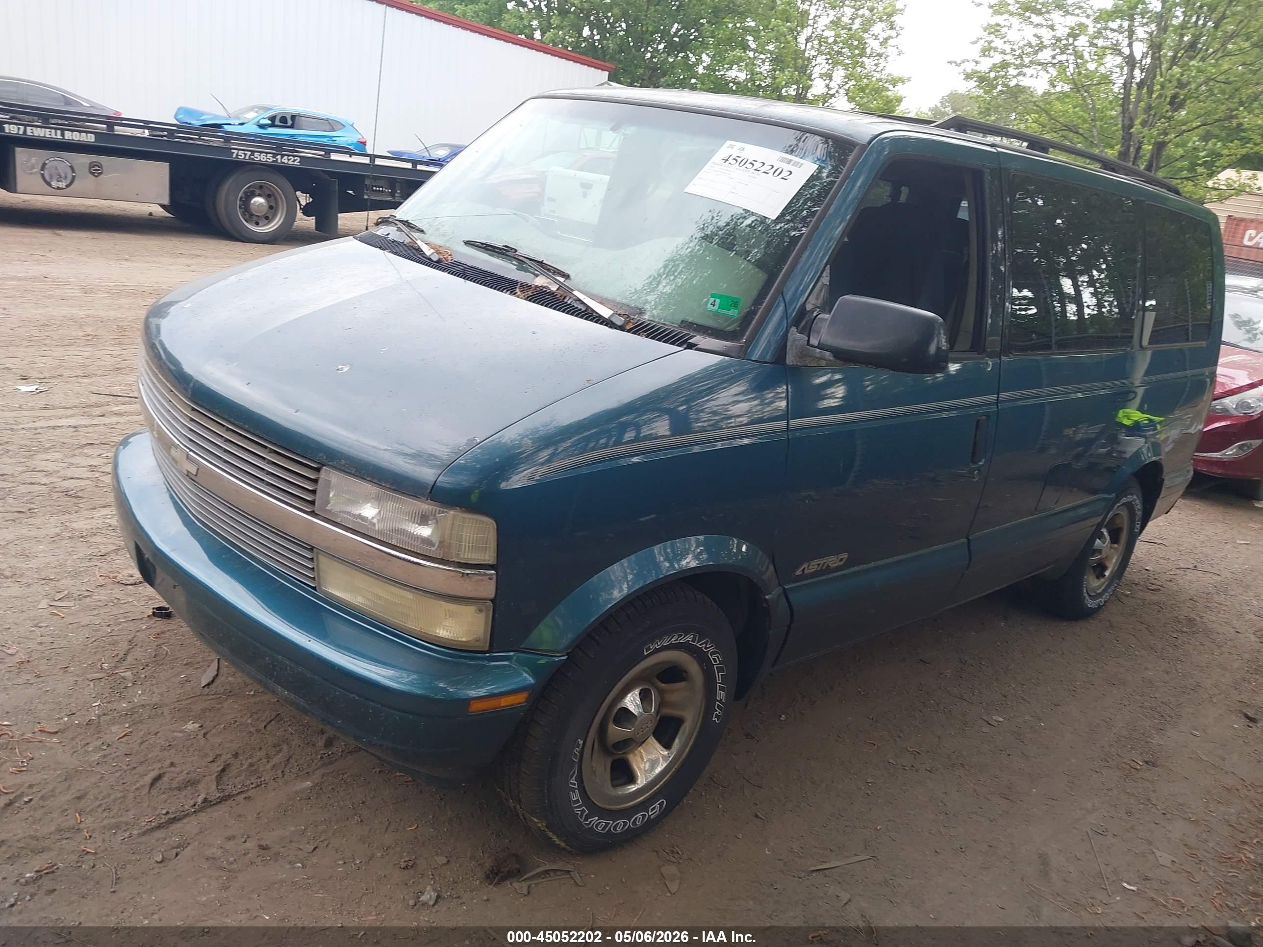 CHEVROLET ASTRO image 2