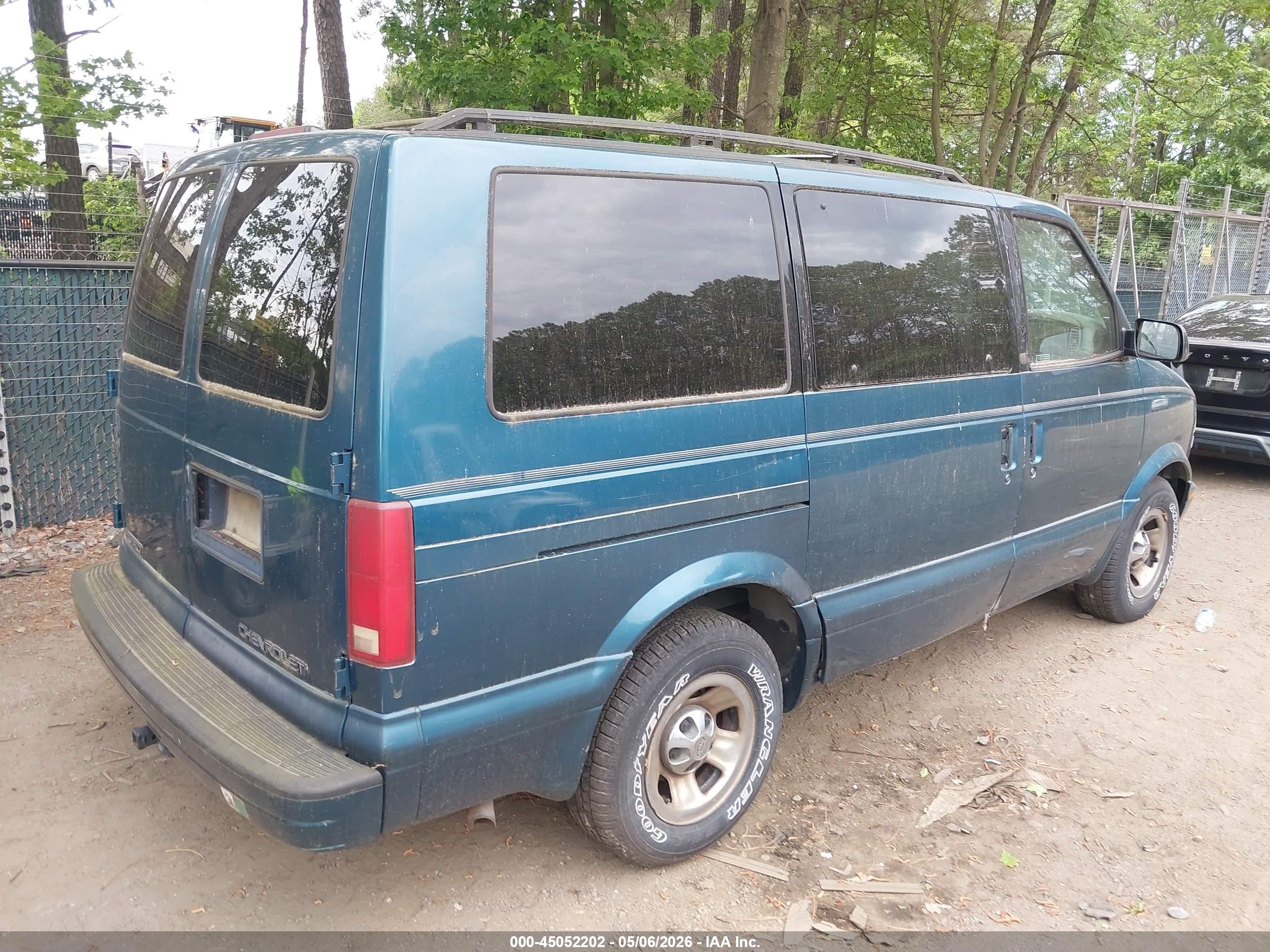 CHEVROLET ASTRO image 4