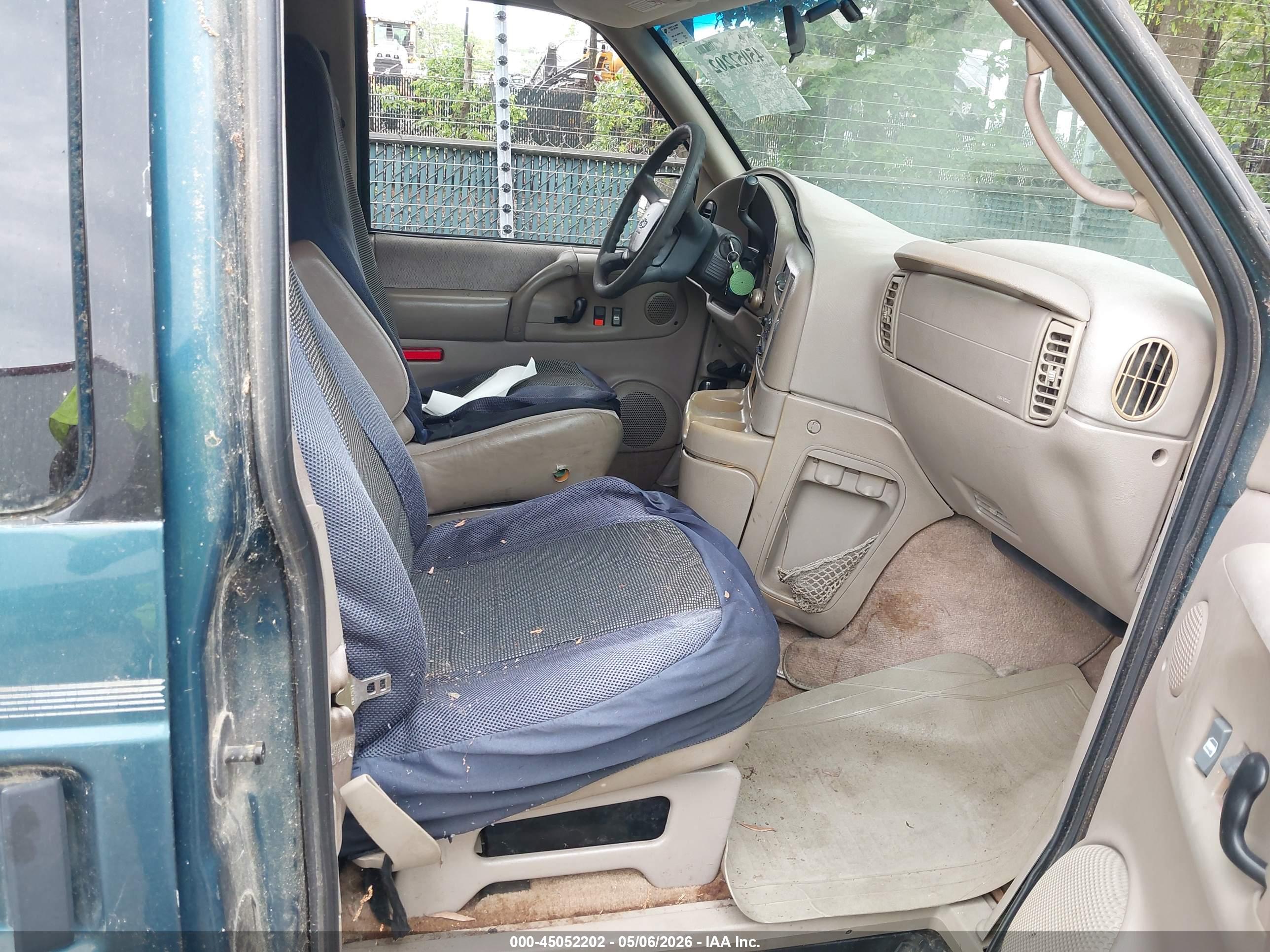 CHEVROLET ASTRO image 5