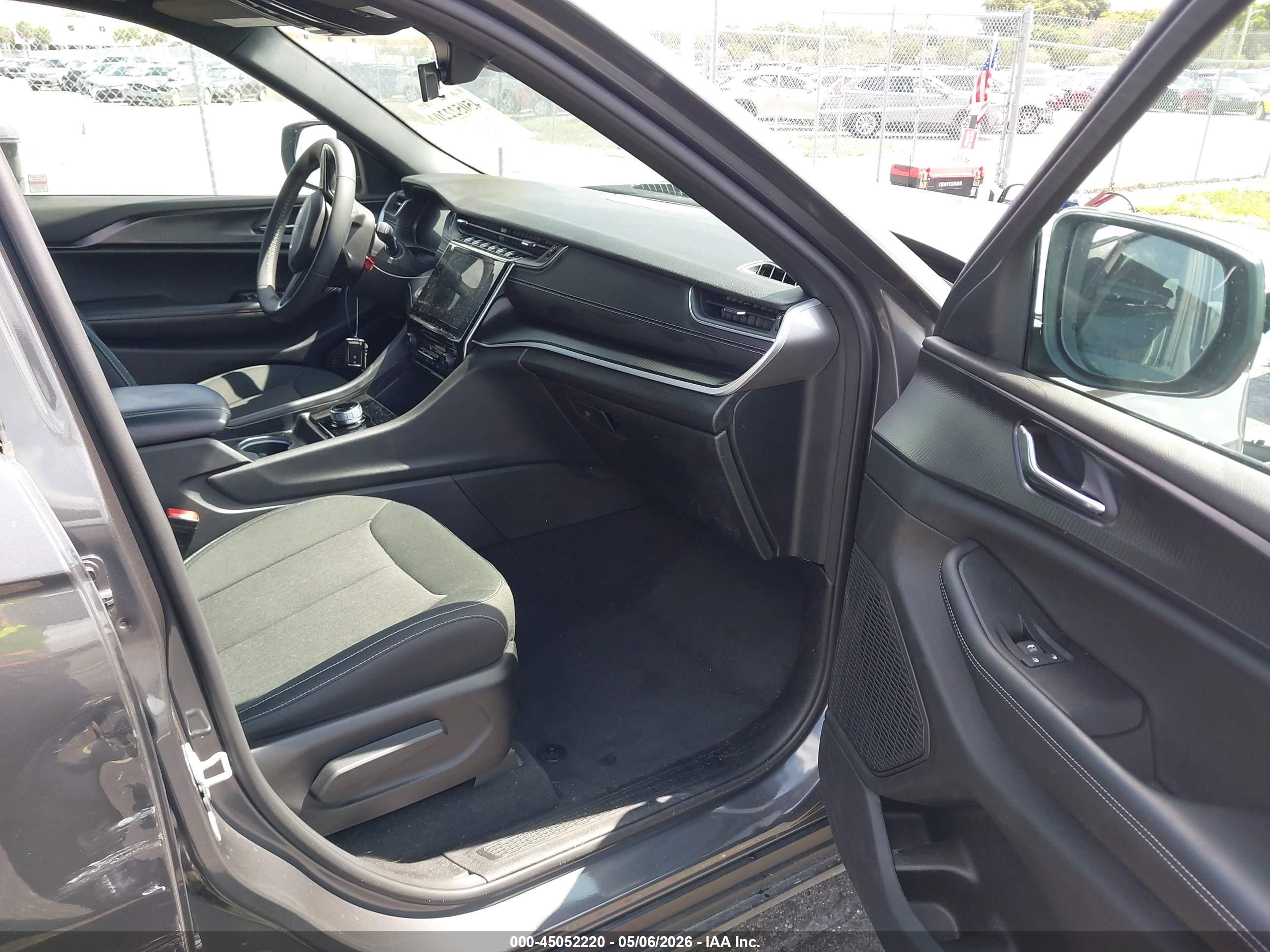 JEEP GRAND image 5