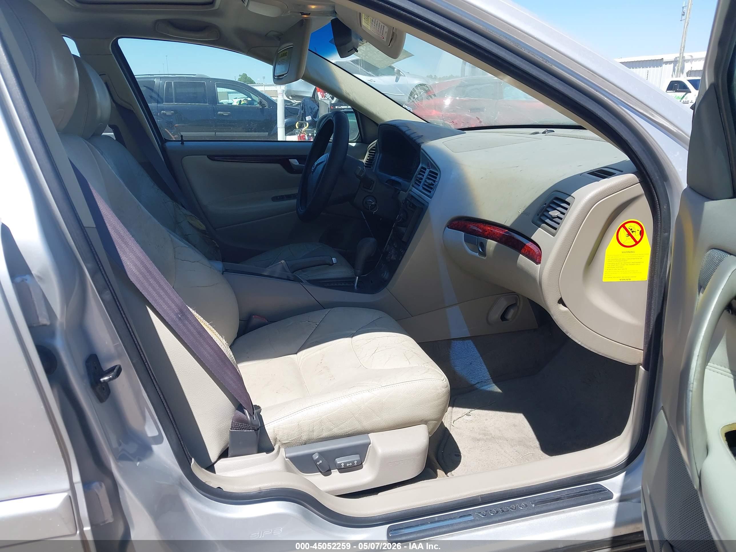 VOLVO S60 image 5