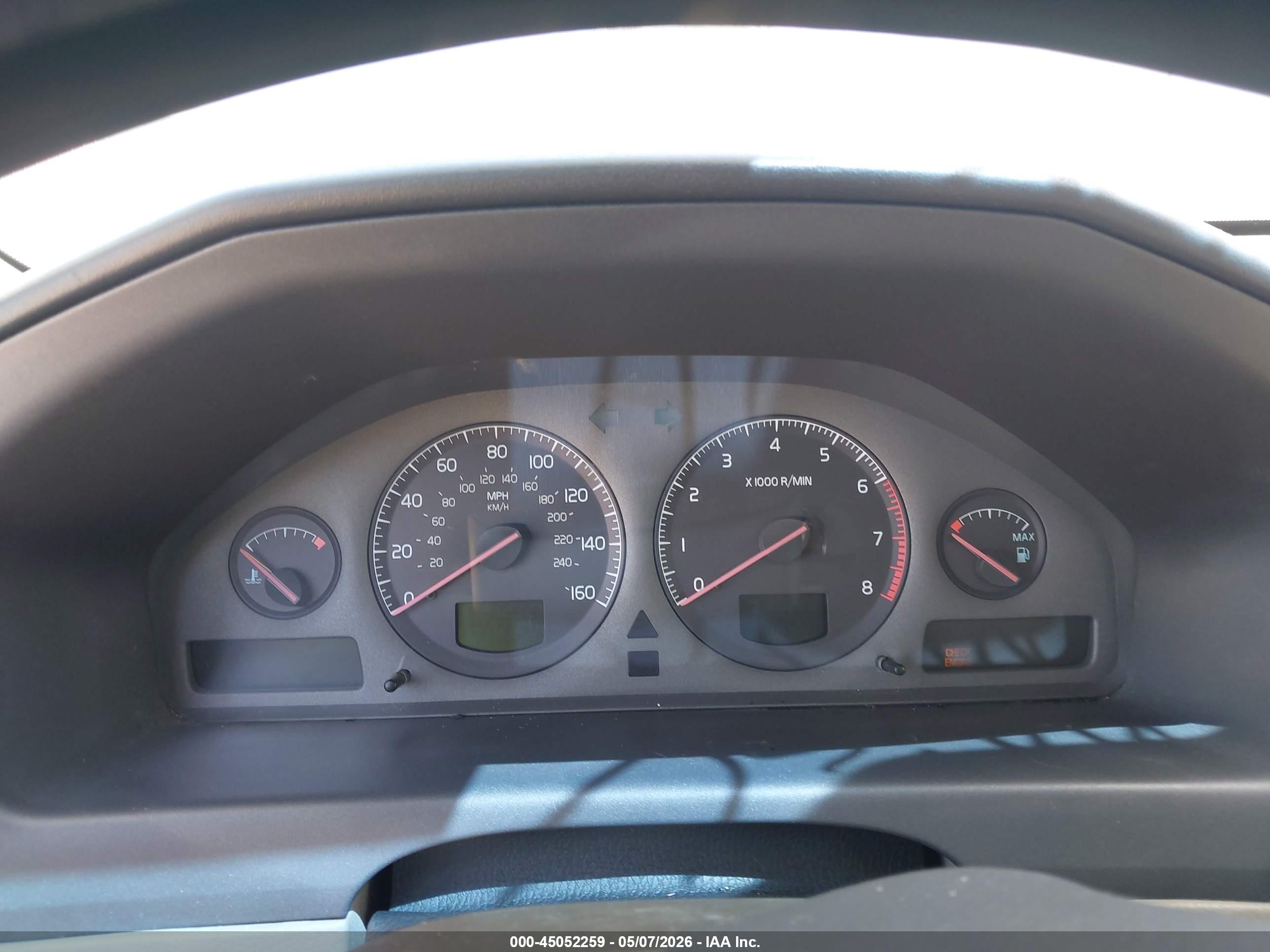 VOLVO S60 image 7