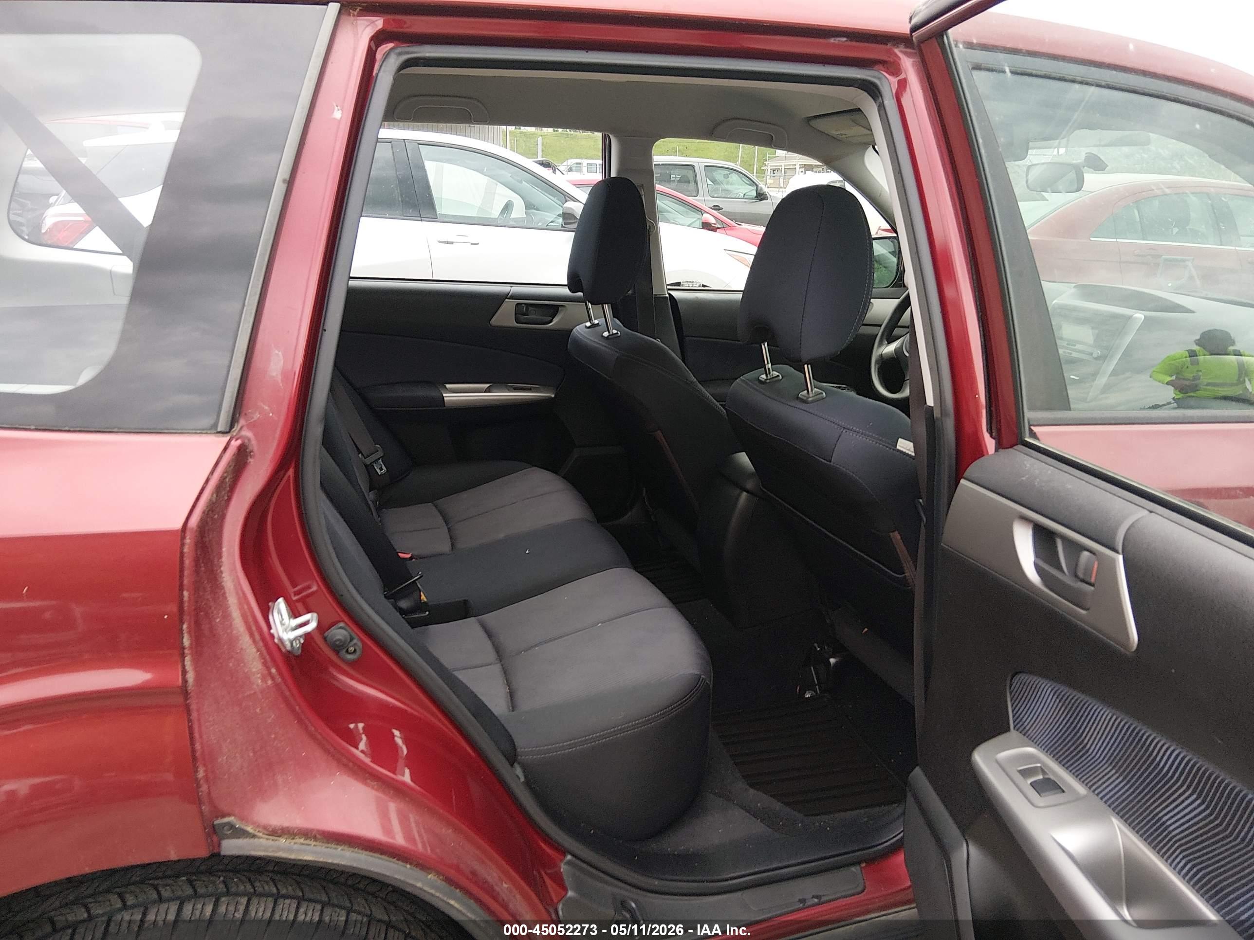 SUBARU FORESTER image 8