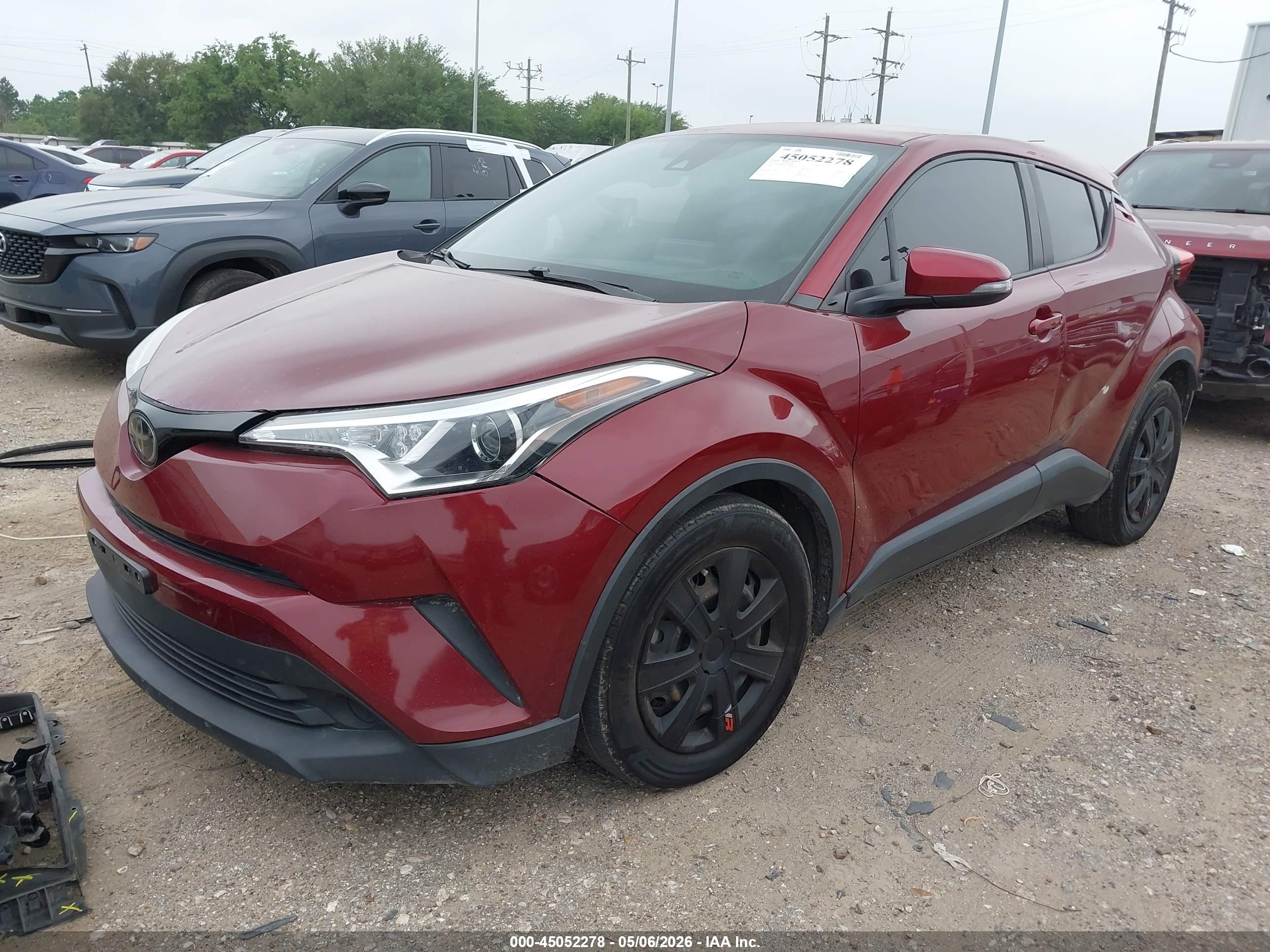 TOYOTA C-HR image 2