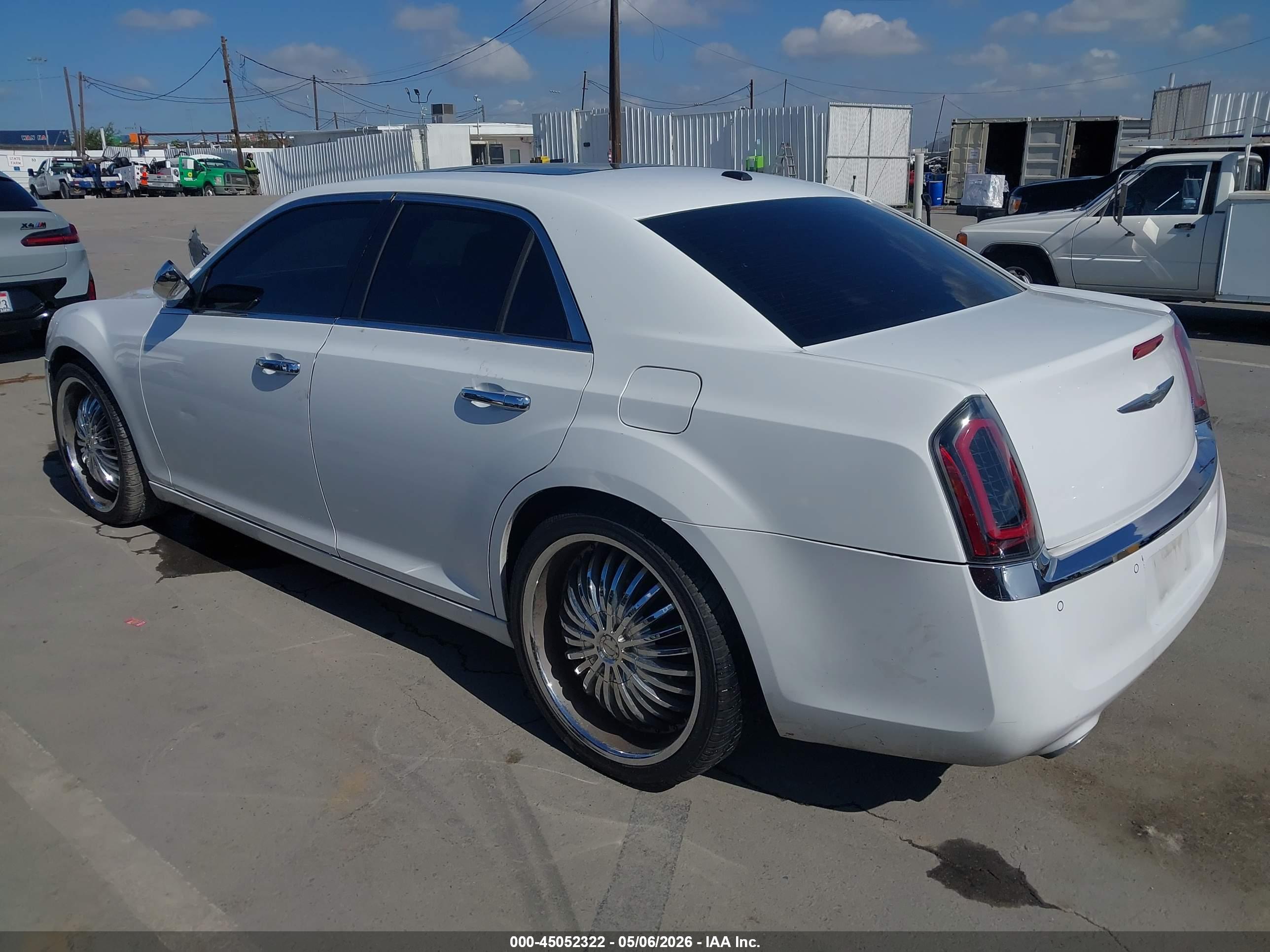 CHRYSLER 300C image 3