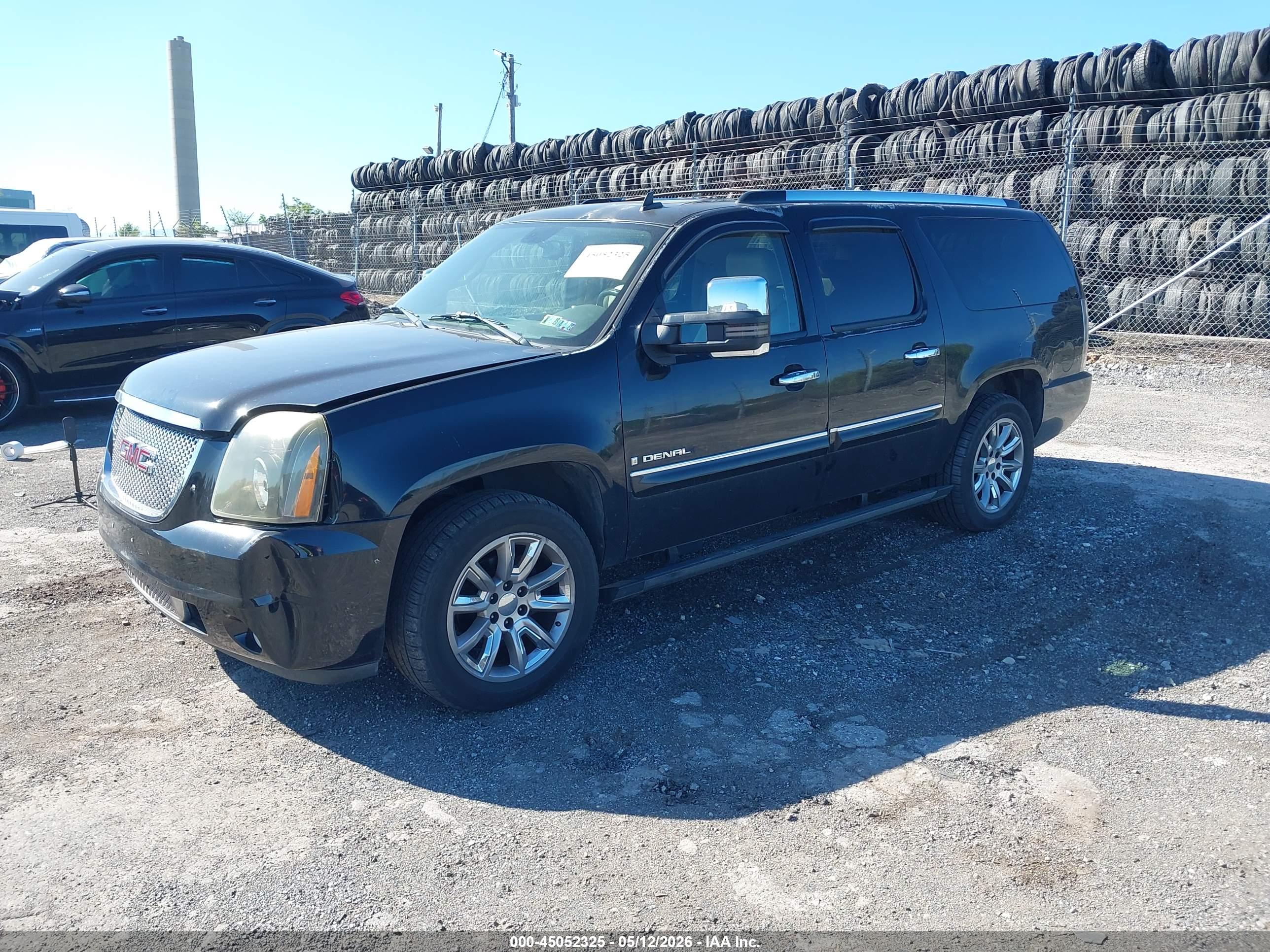 GMC YUKON image 2