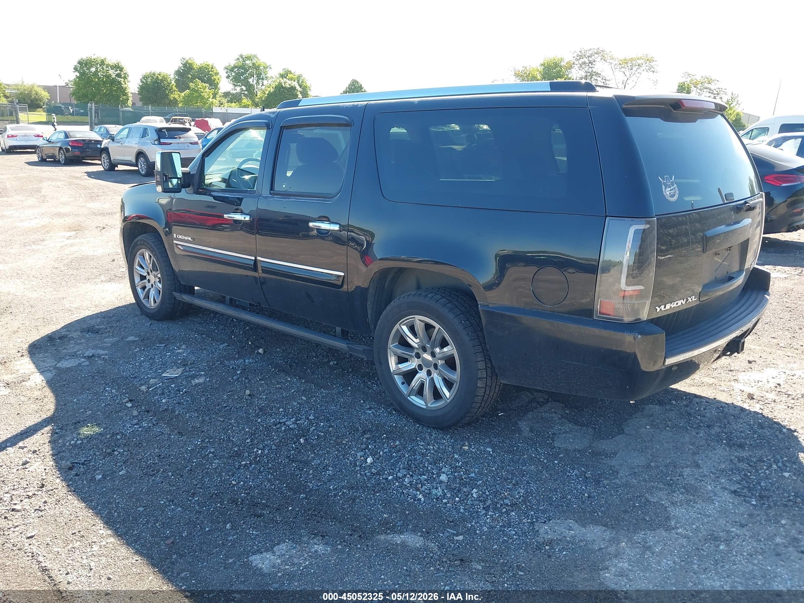 GMC YUKON image 3