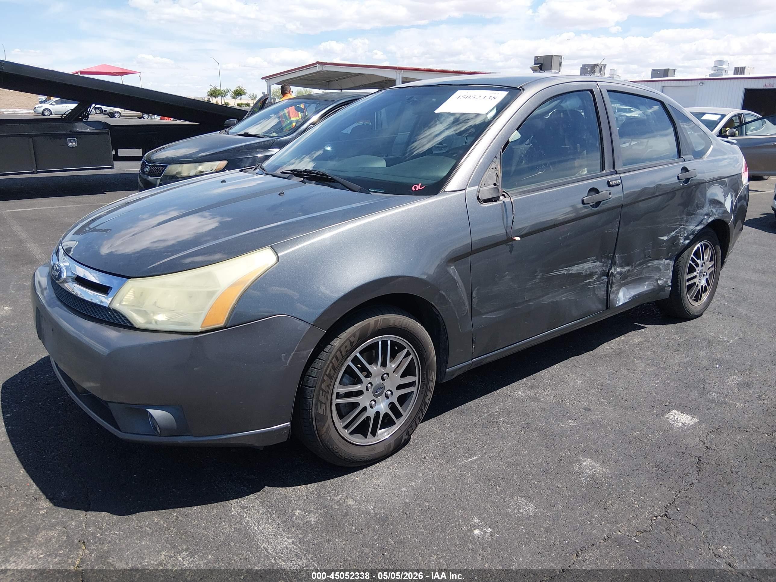 FORD FOCUS image 2