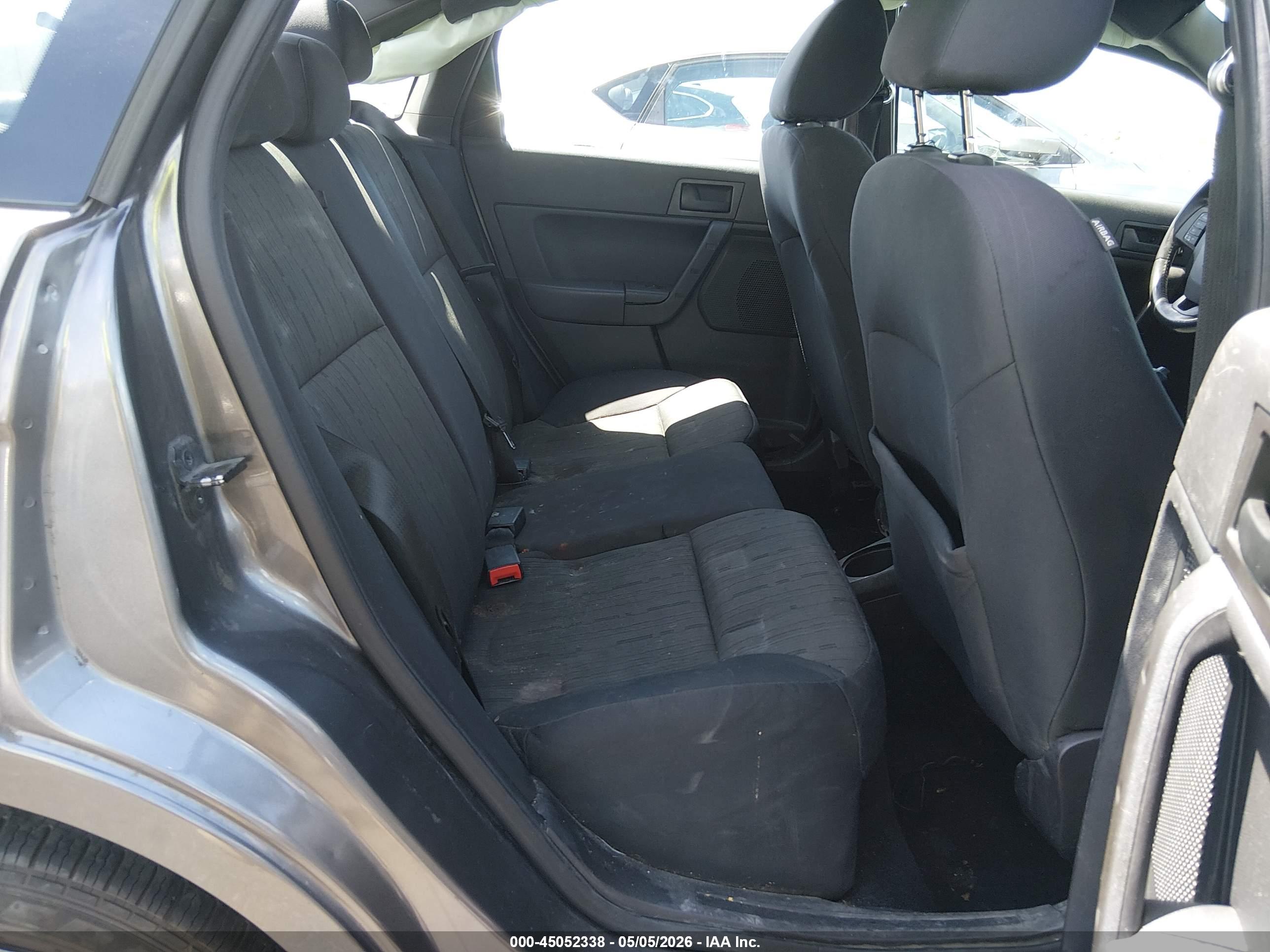 FORD FOCUS image 8