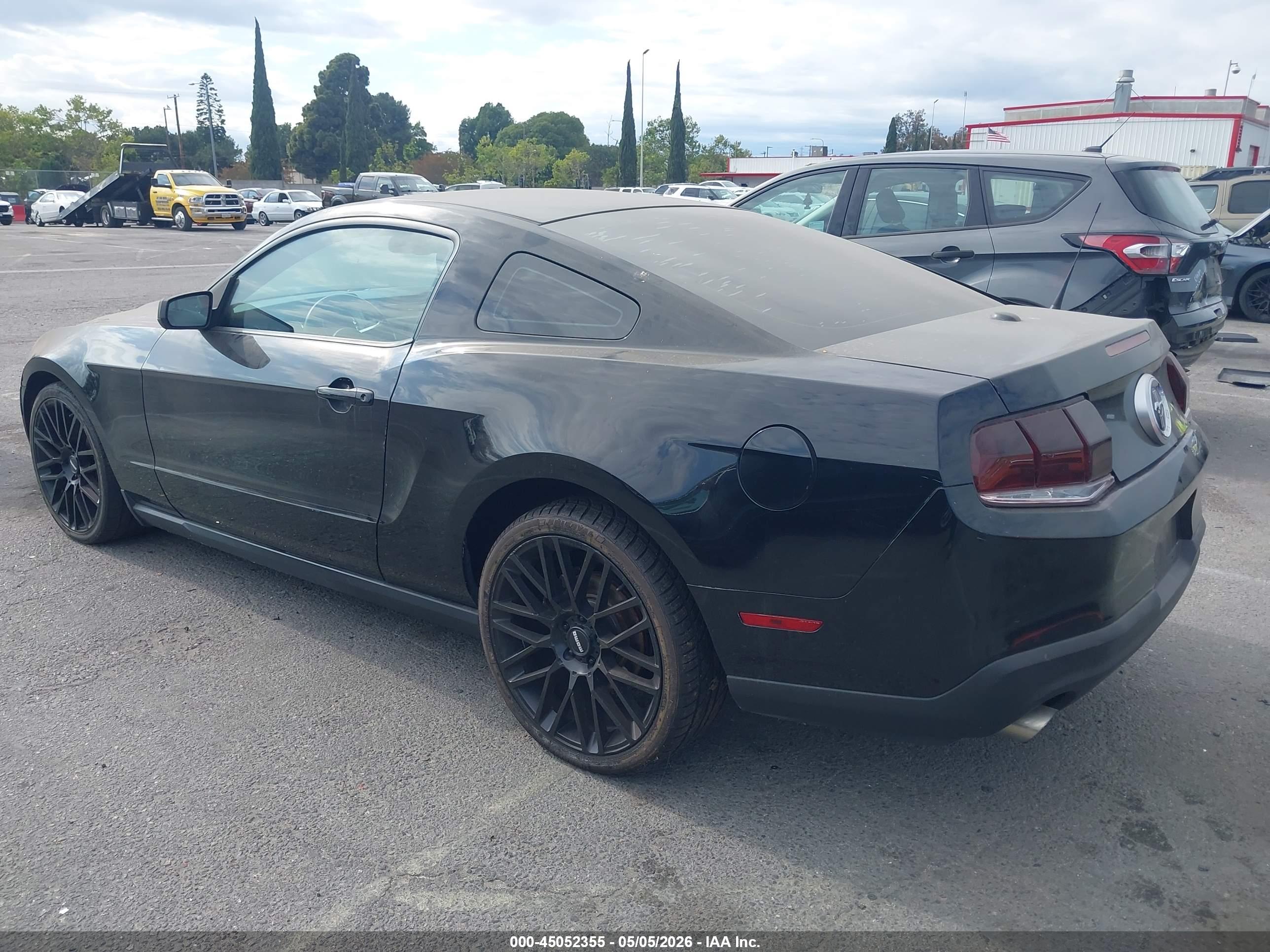 FORD MUSTANG image 3