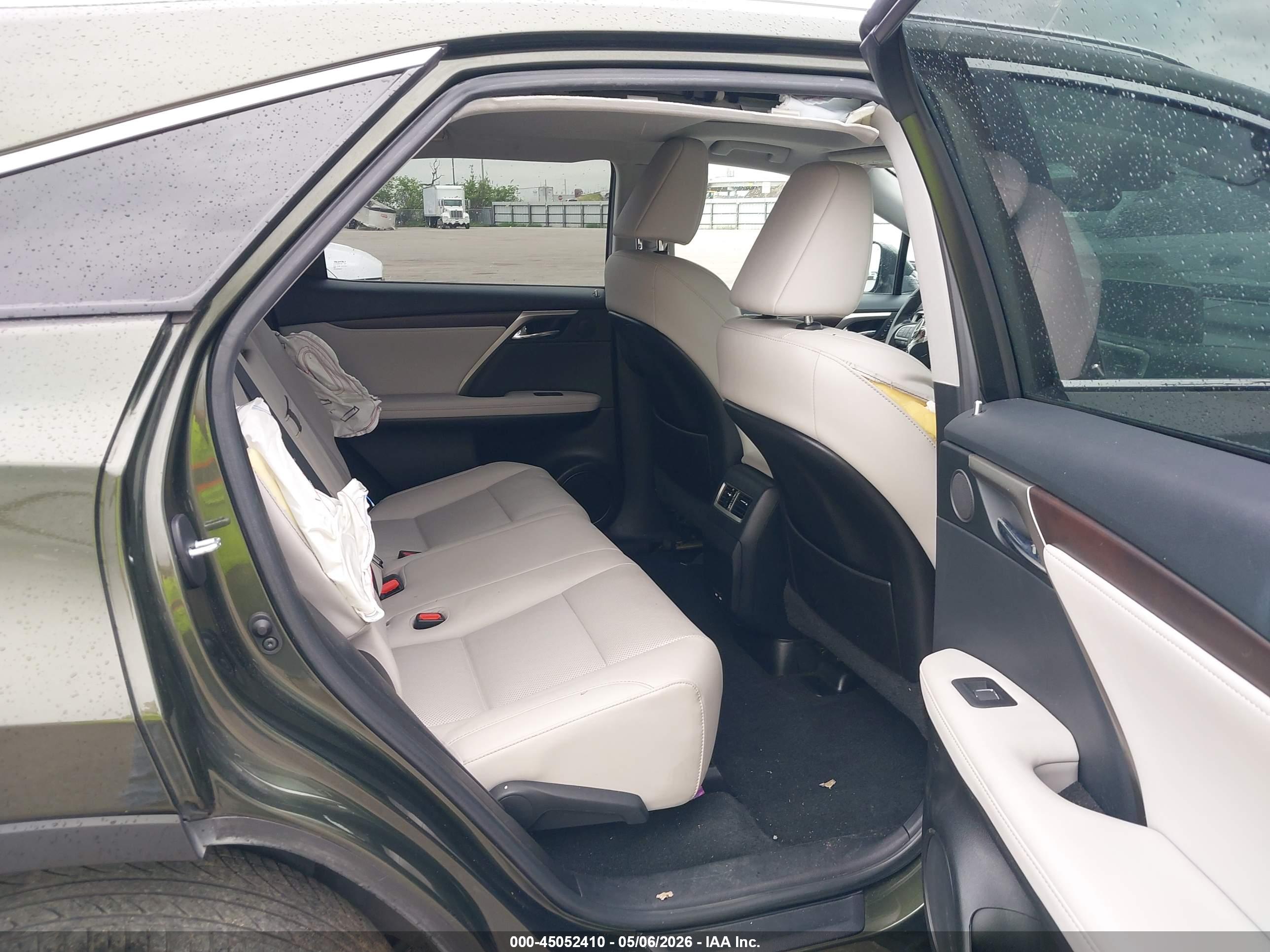 LEXUS RX image 8