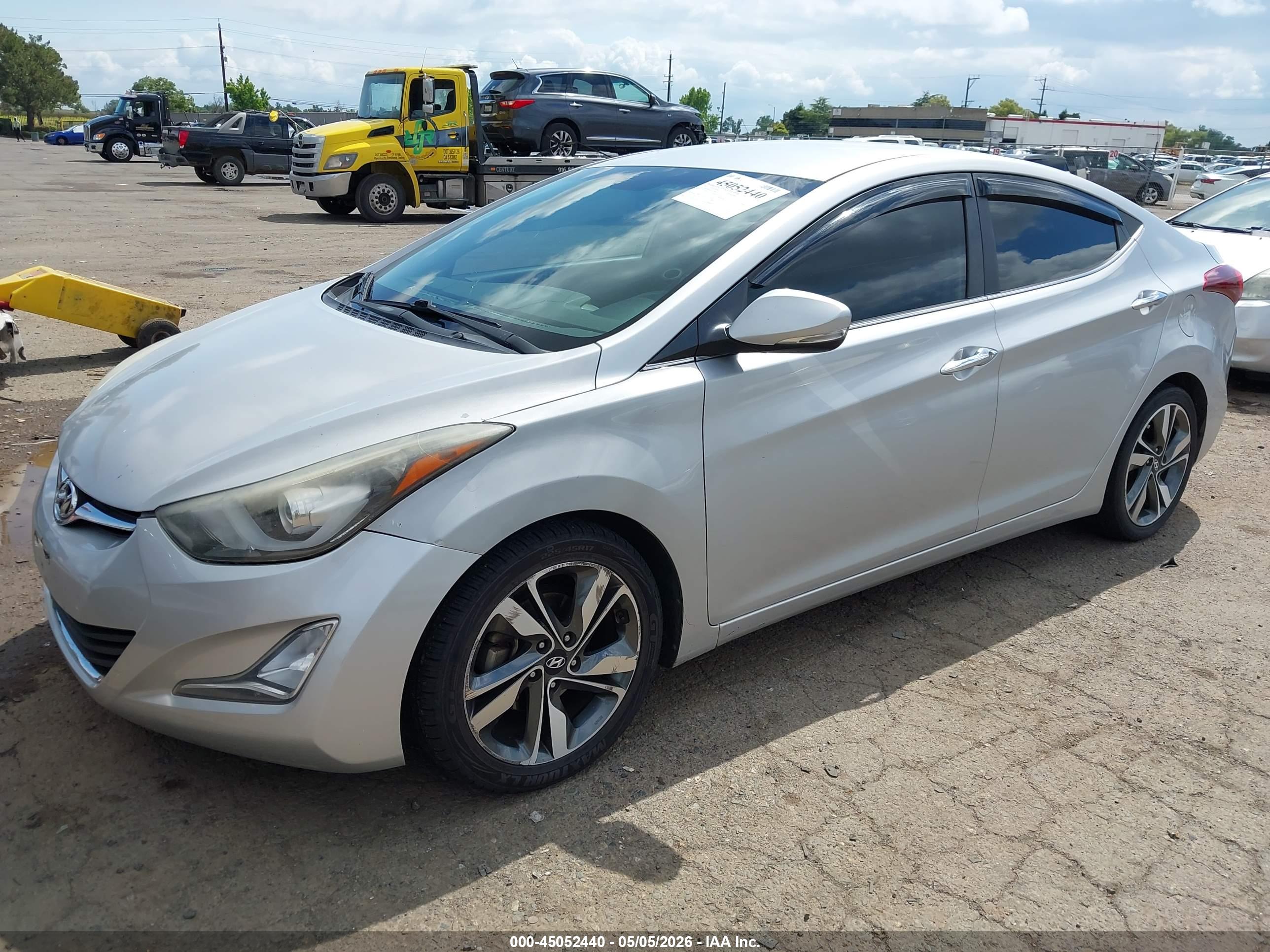 HYUNDAI ELANTRA image 2