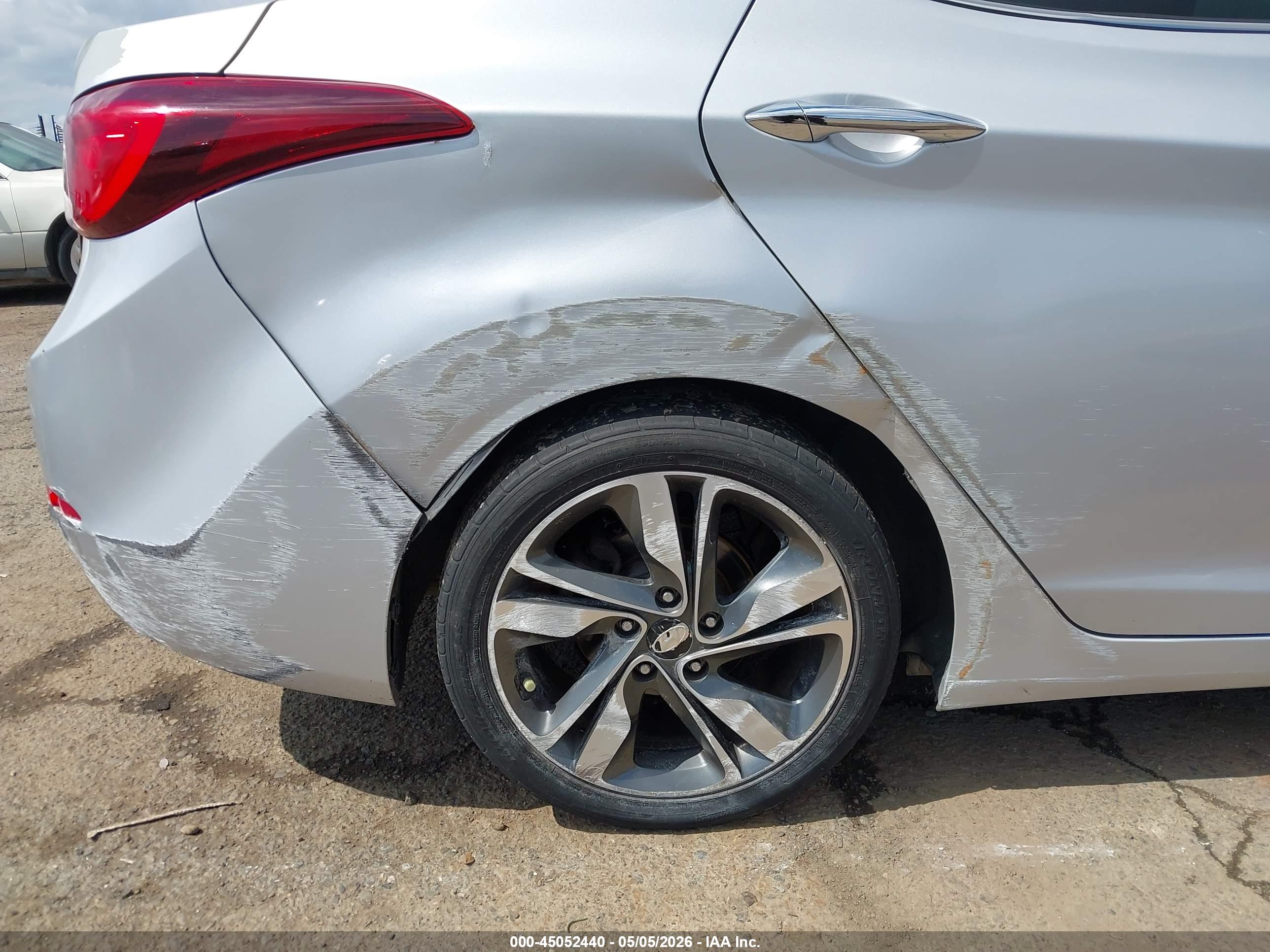 HYUNDAI ELANTRA image 6