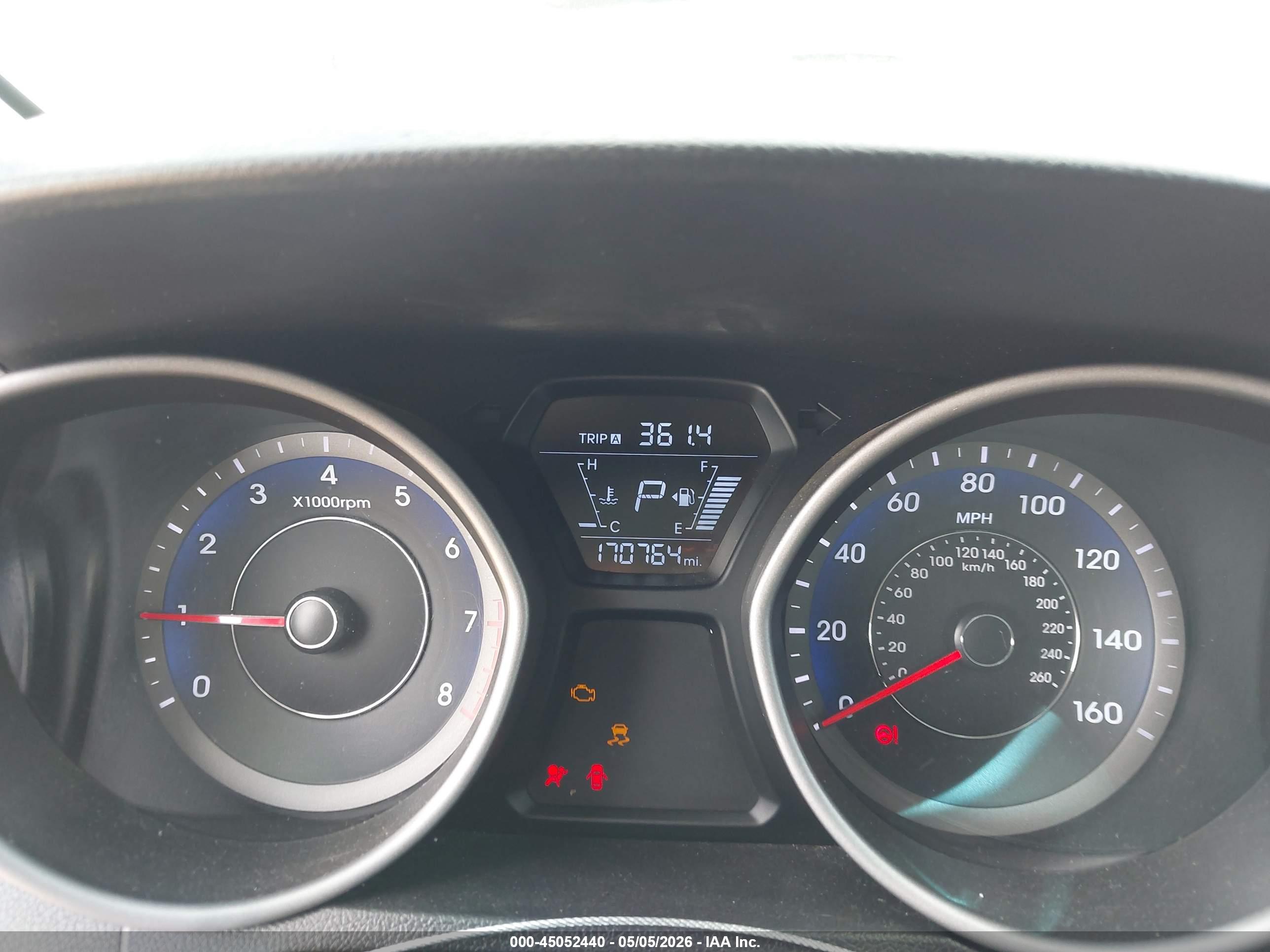 HYUNDAI ELANTRA image 7