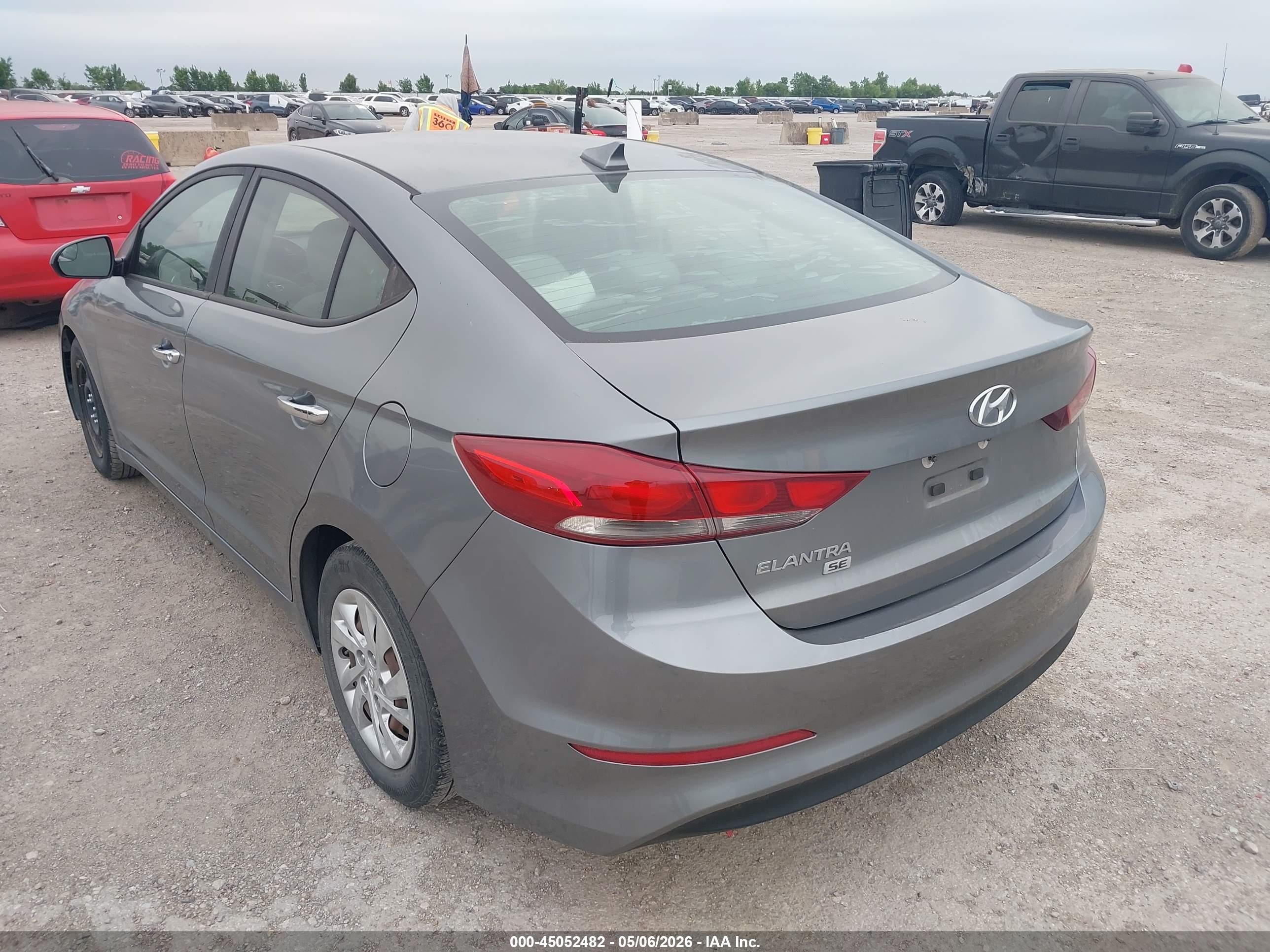 HYUNDAI ELANTRA image 3