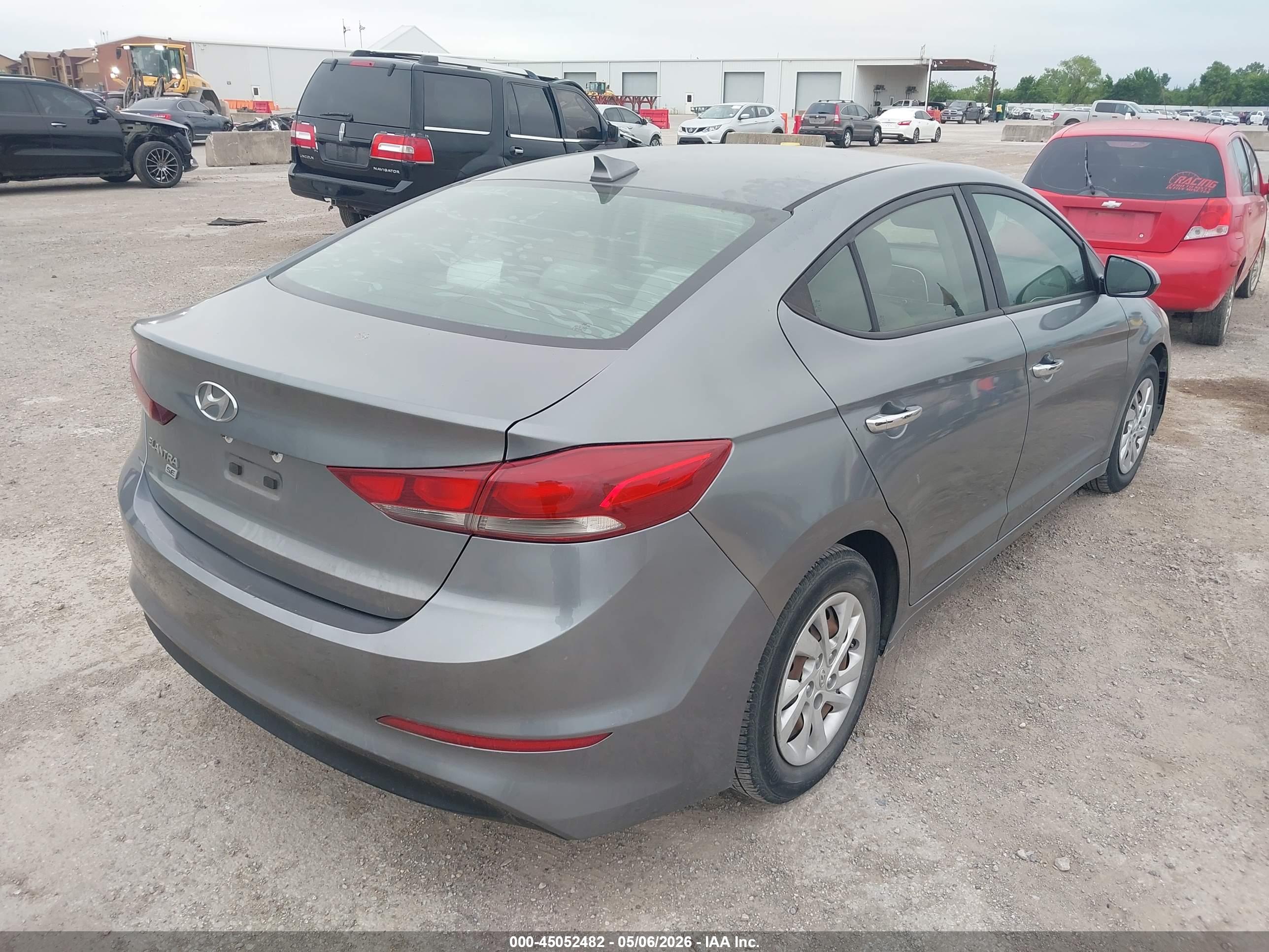 HYUNDAI ELANTRA image 4