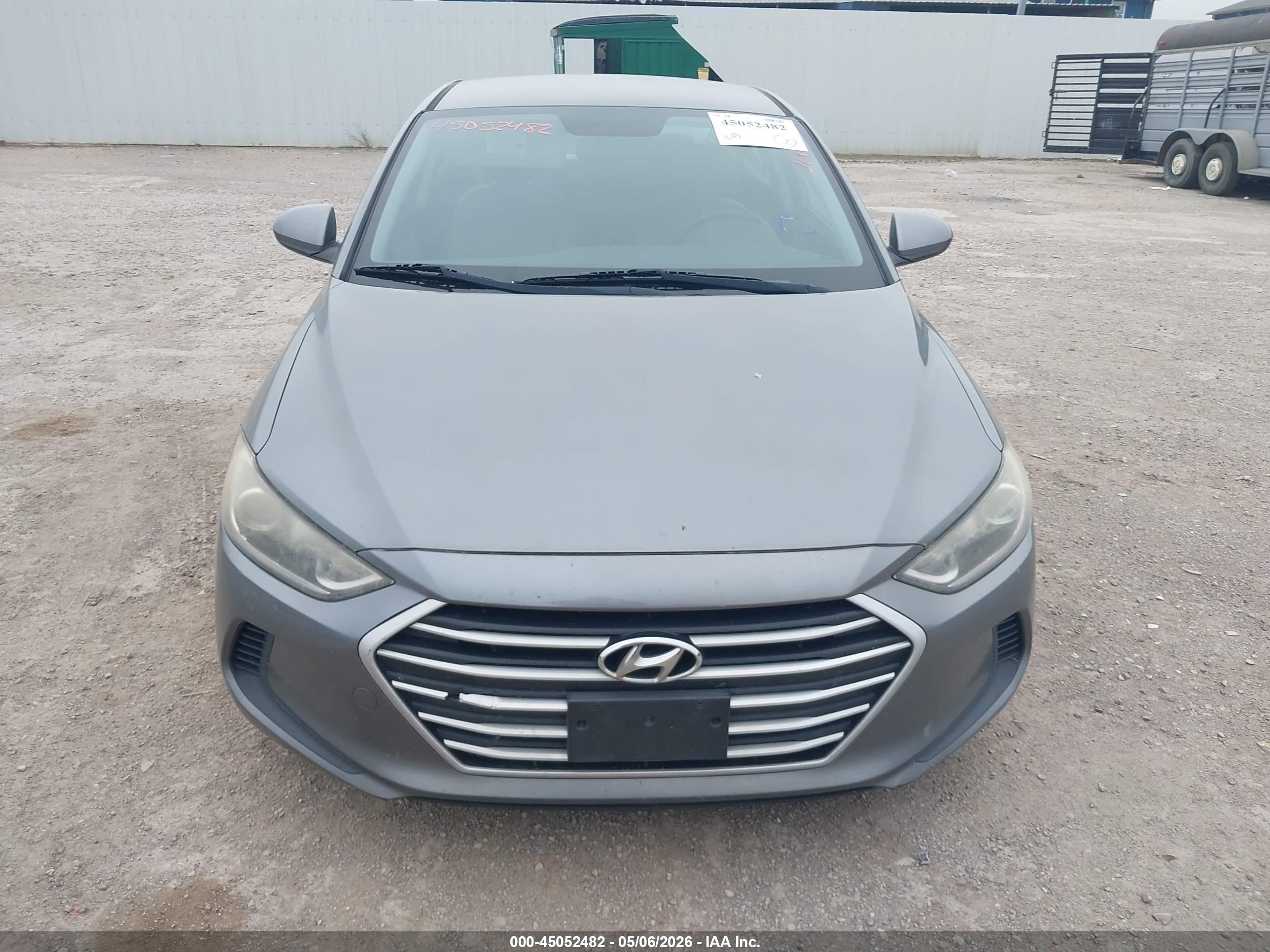HYUNDAI ELANTRA image 6