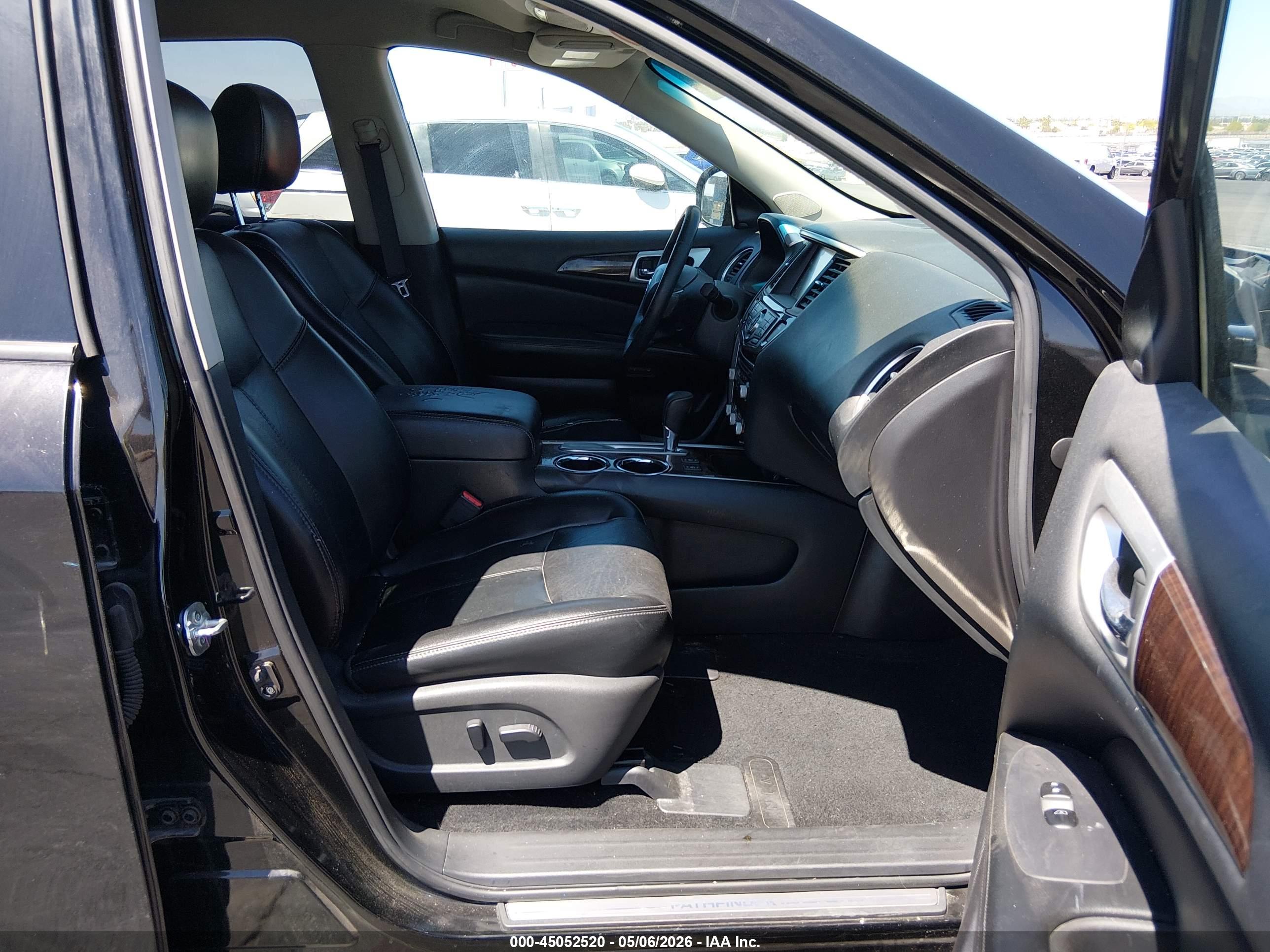NISSAN PATHFINDER image 5