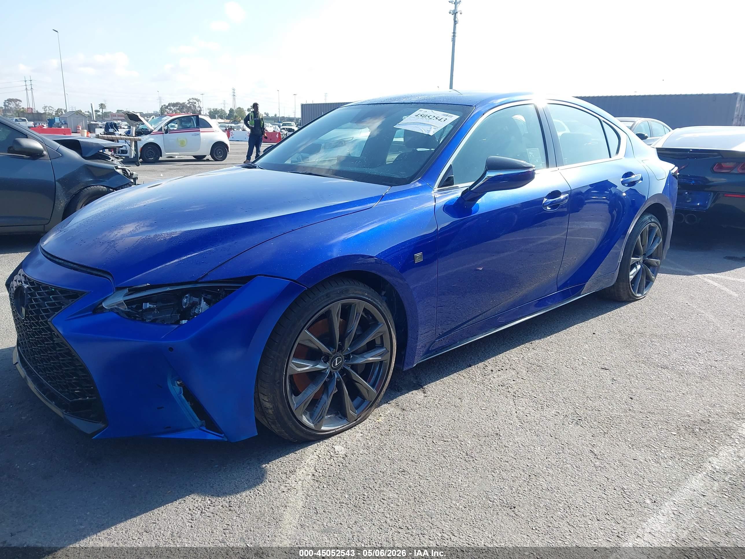 LEXUS IS image 2