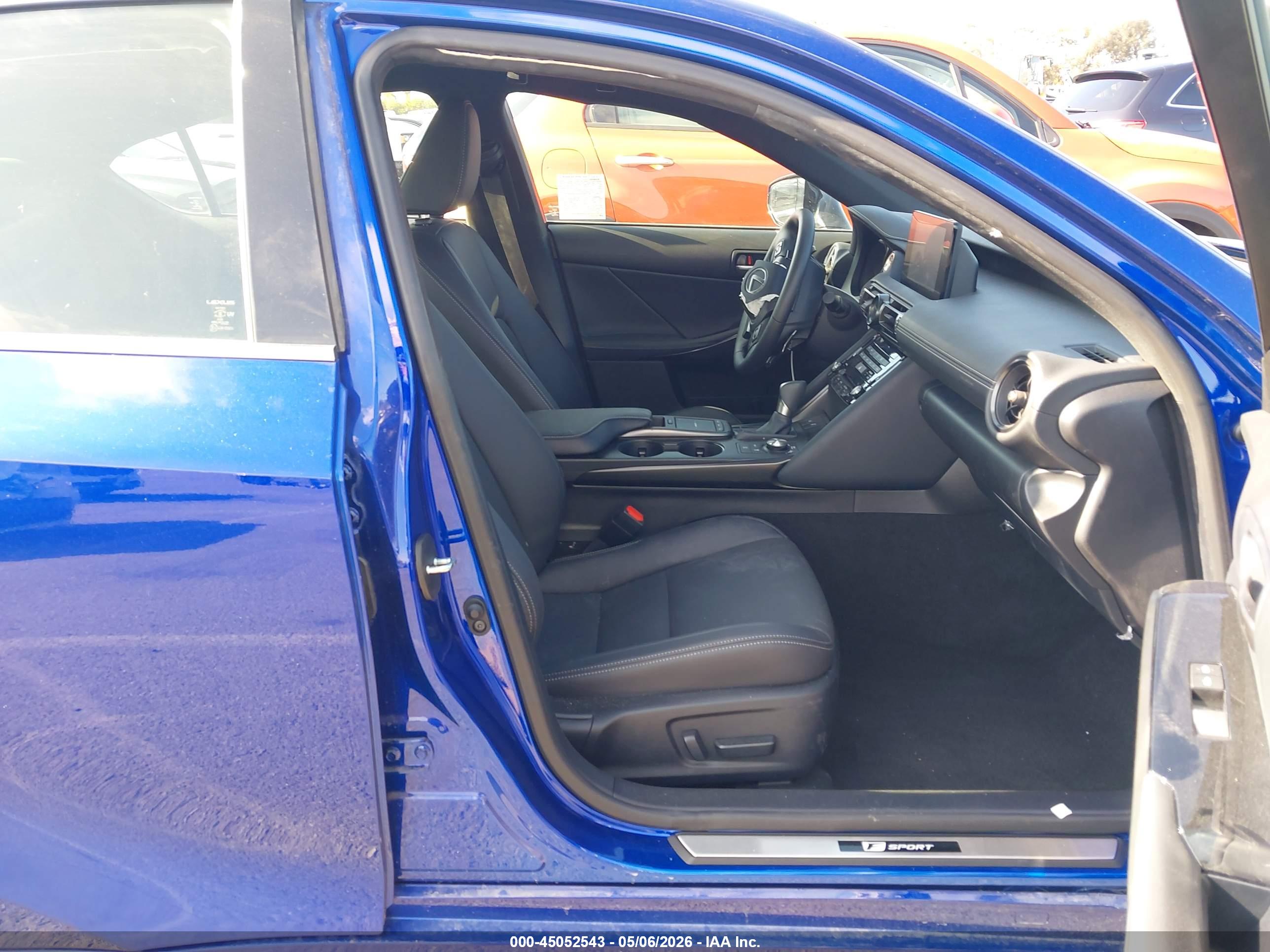 LEXUS IS image 5