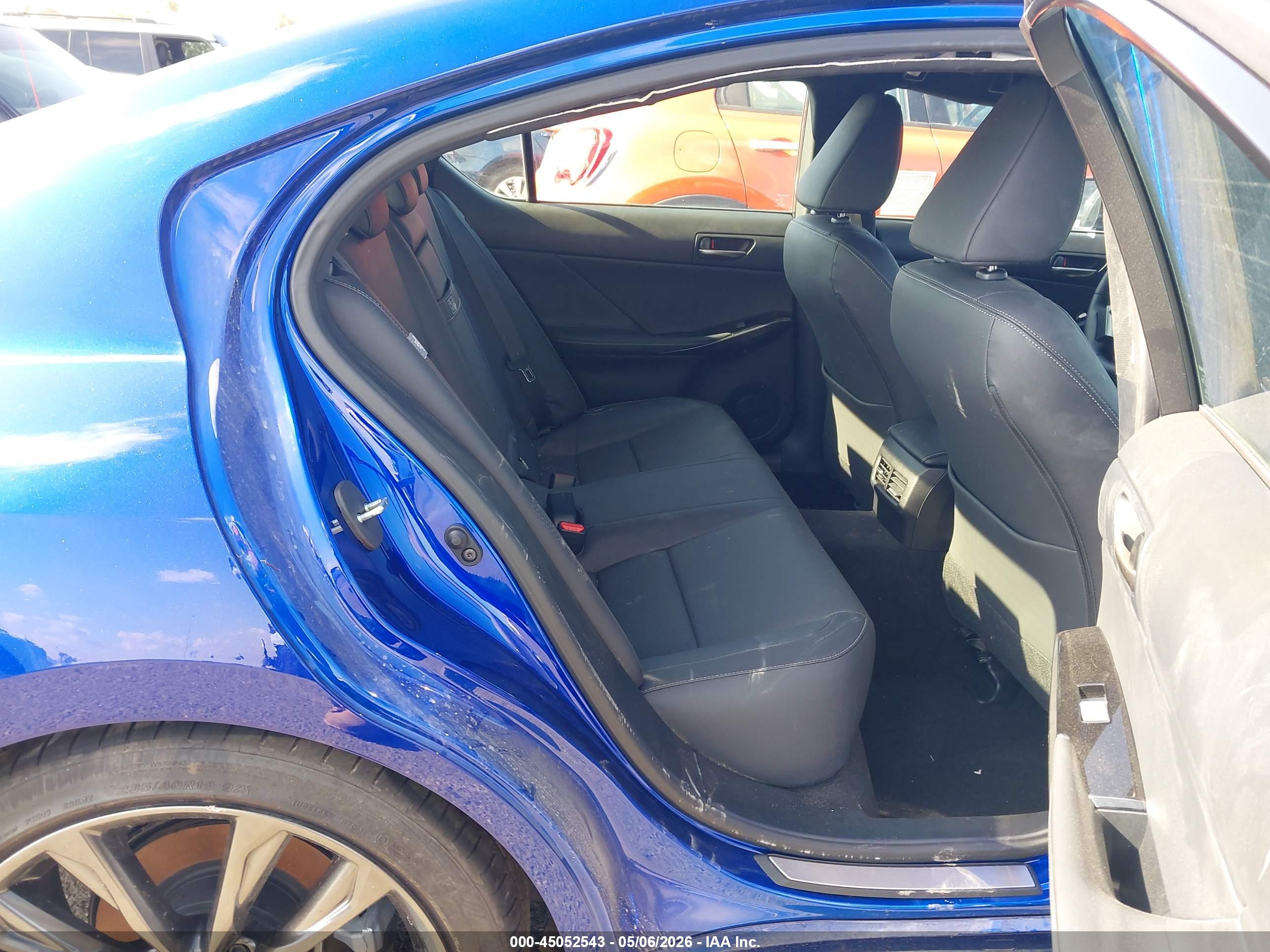 LEXUS IS image 8