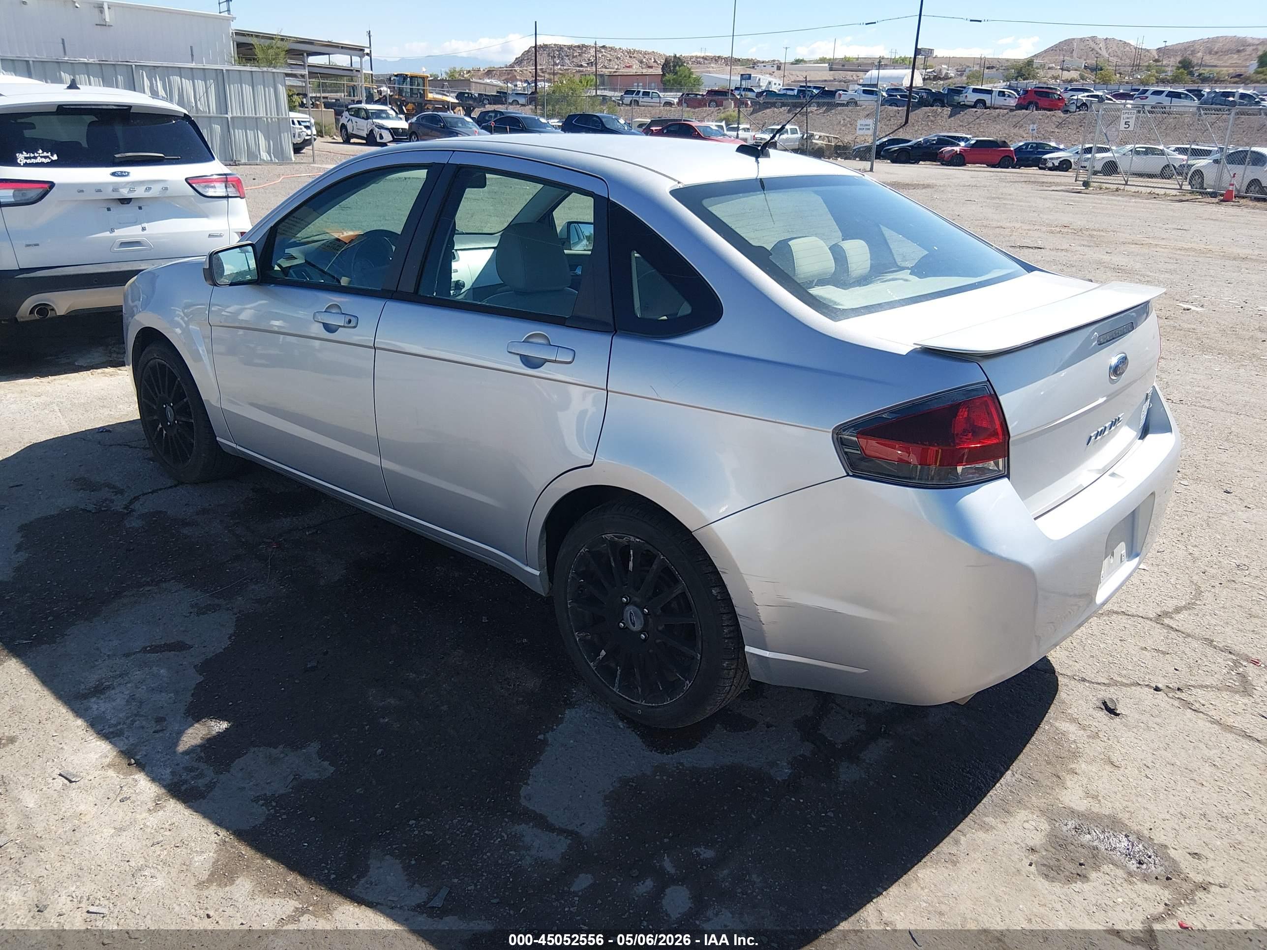 FORD FOCUS image 3