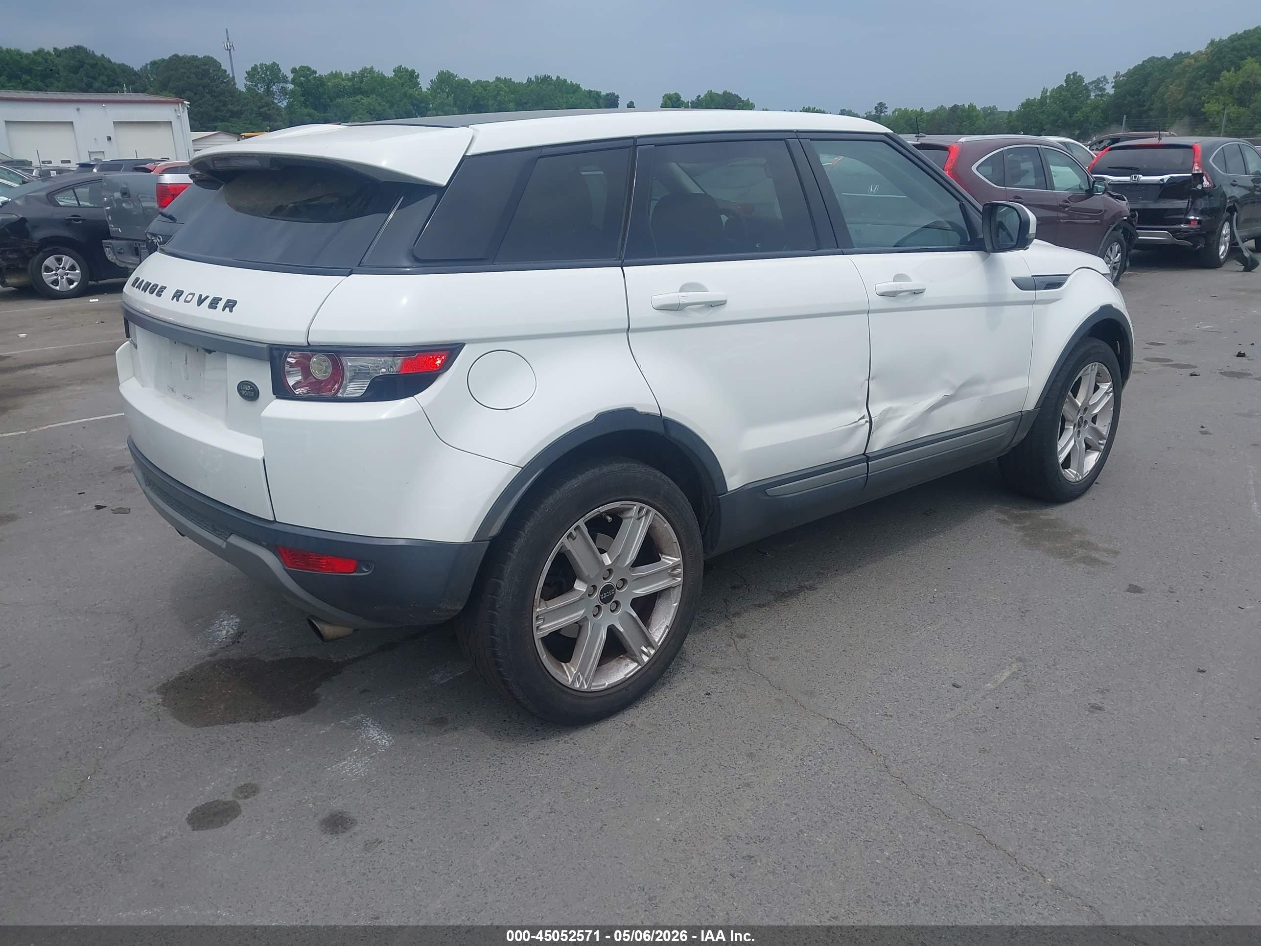LAND ROVER image 4