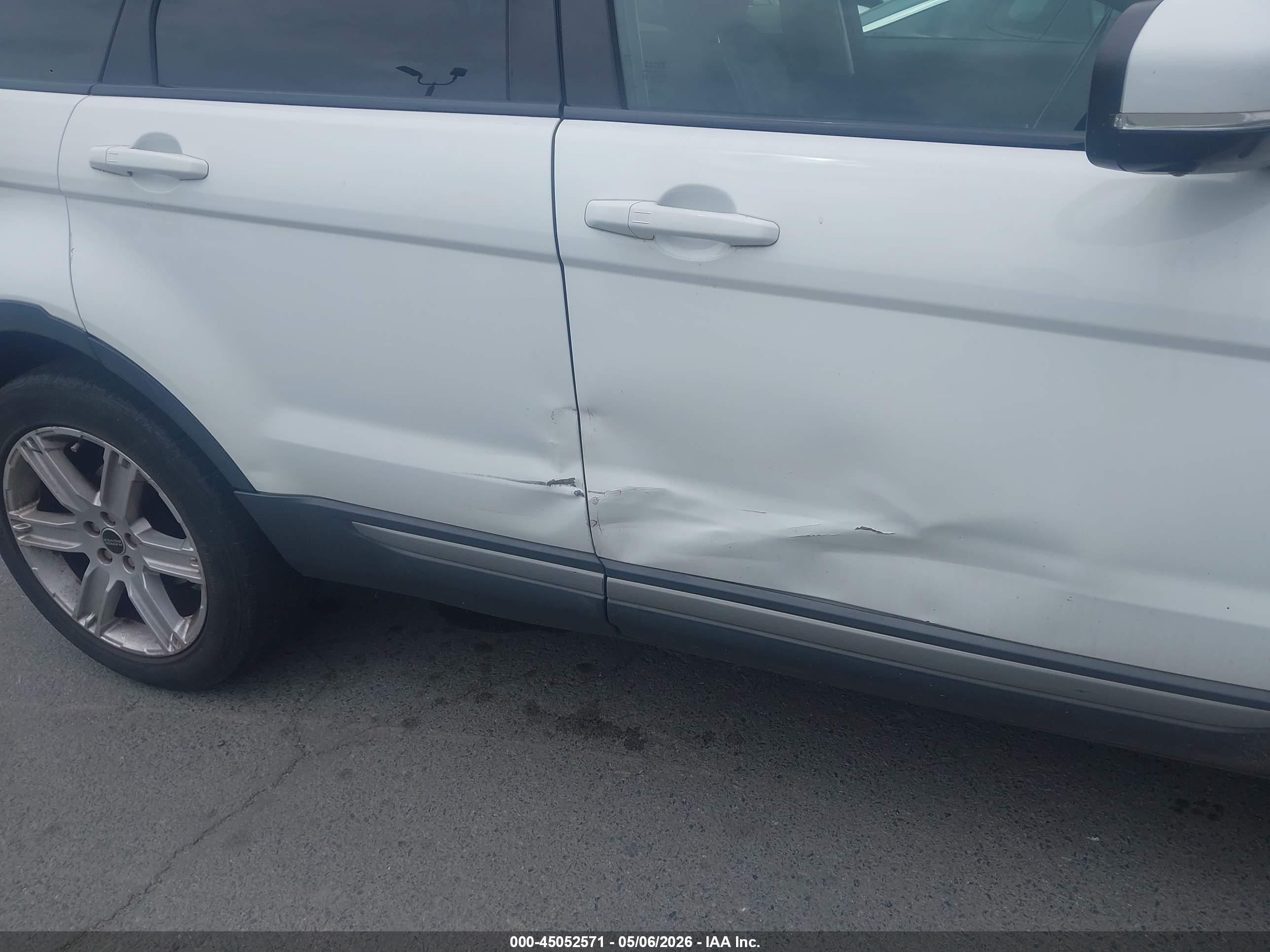 LAND ROVER image 6