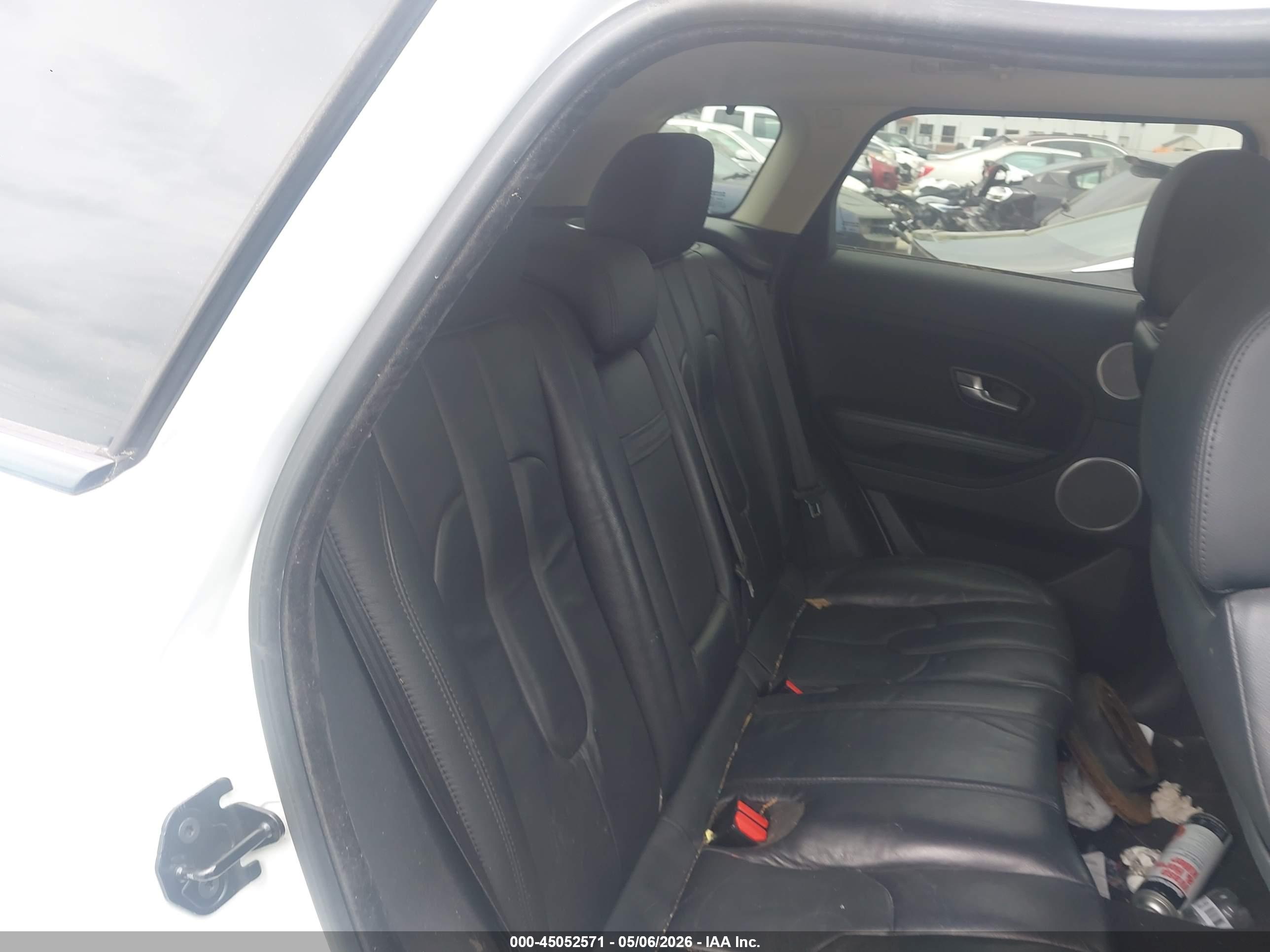 LAND ROVER image 8