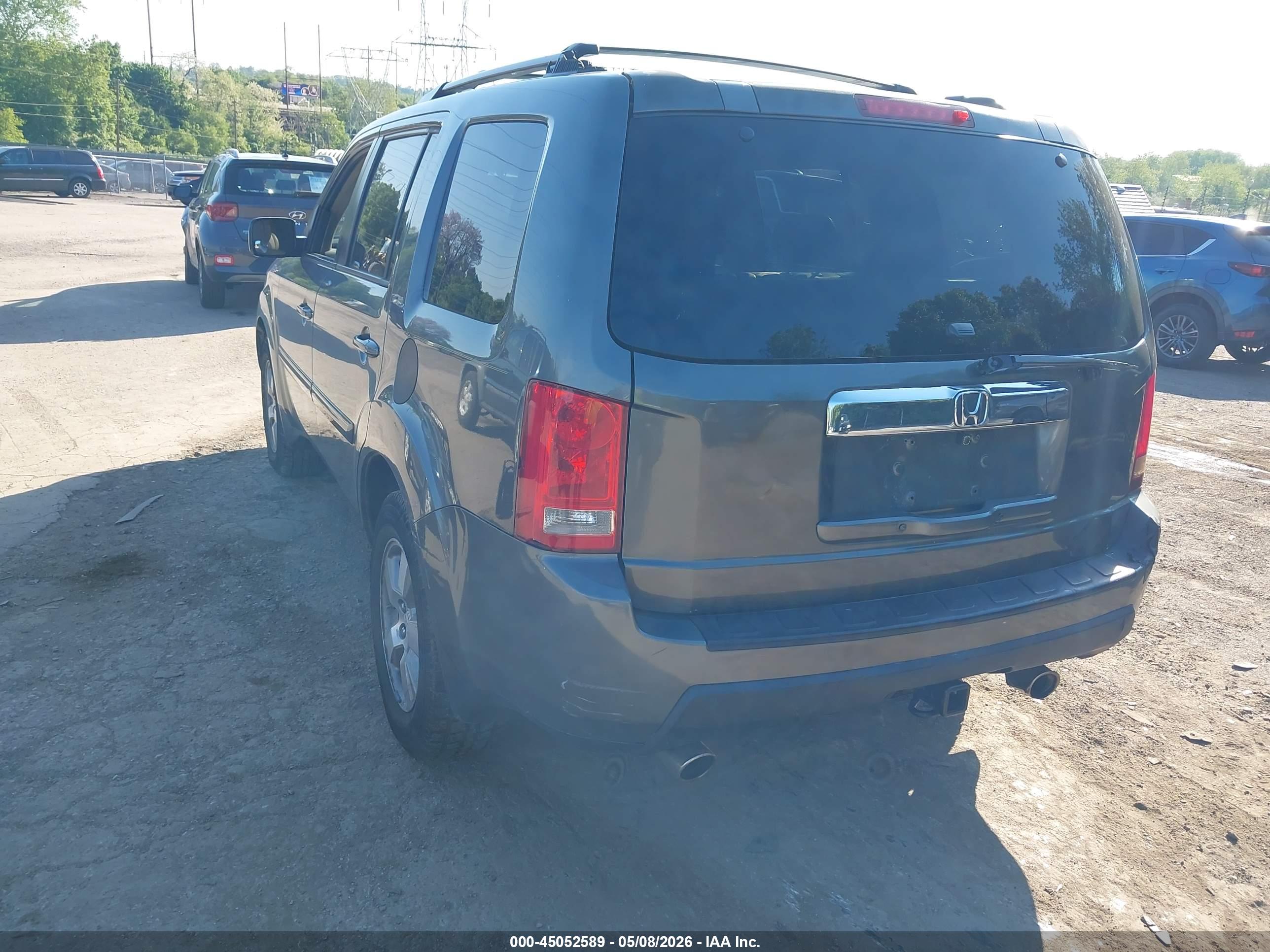 HONDA PILOT image 3
