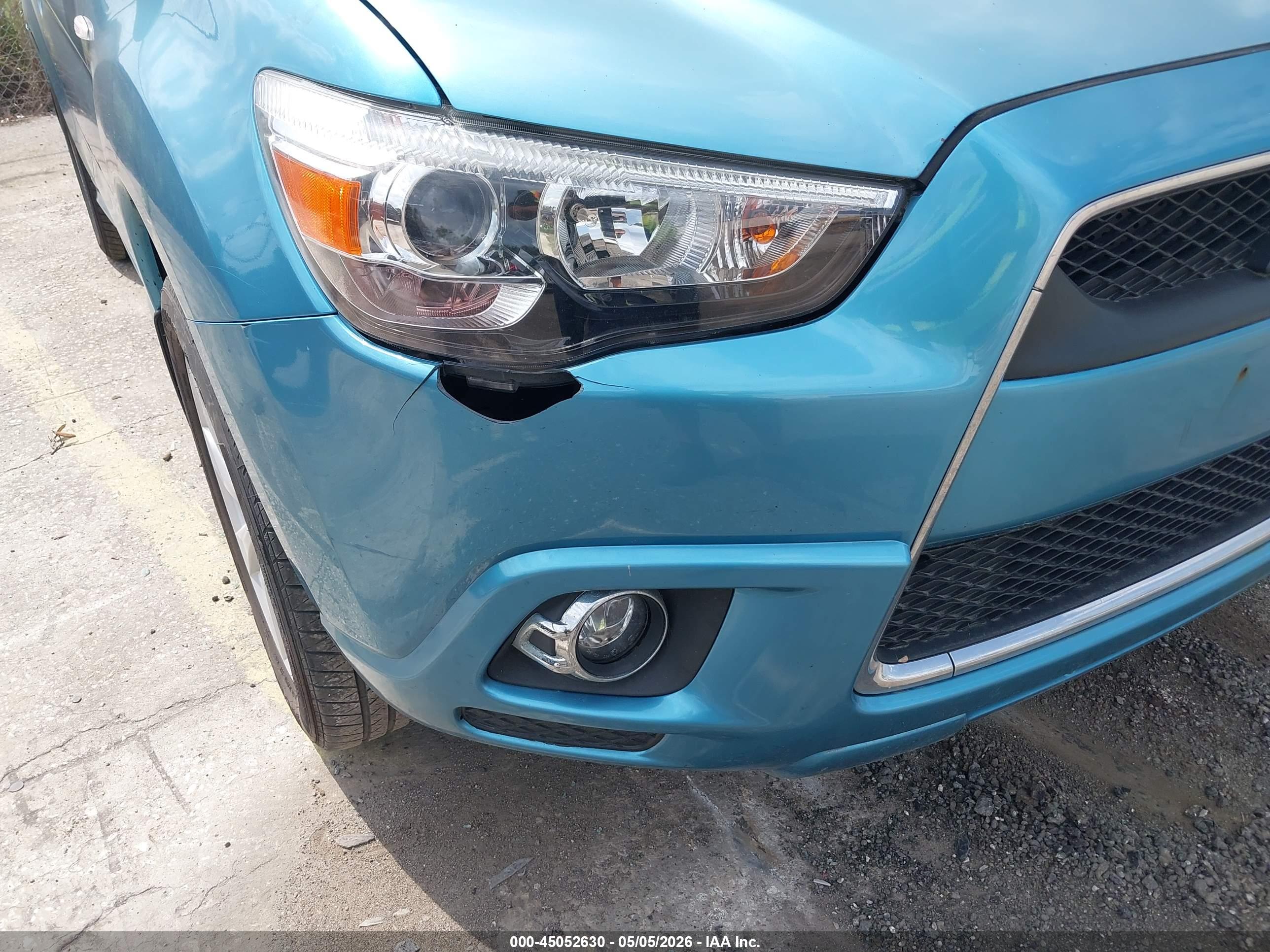 MITSUBISHI OUTLANDER image 6