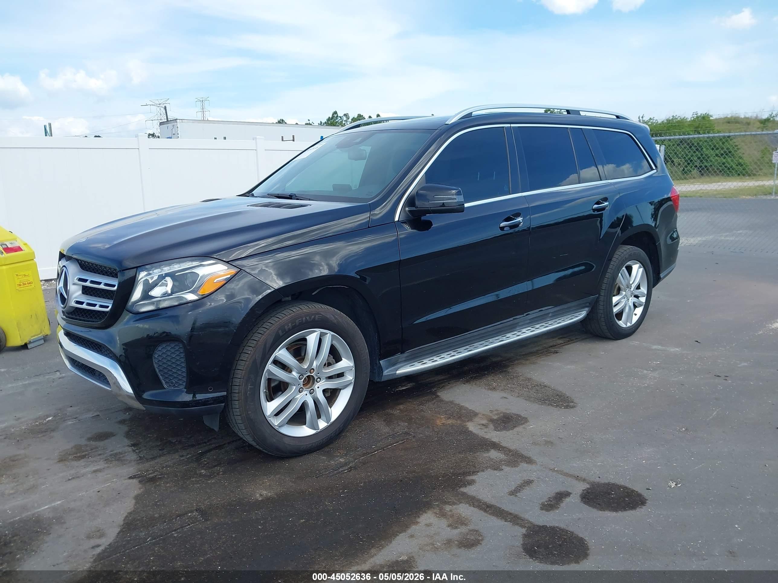 MERCEDES-BENZ GLS image 2