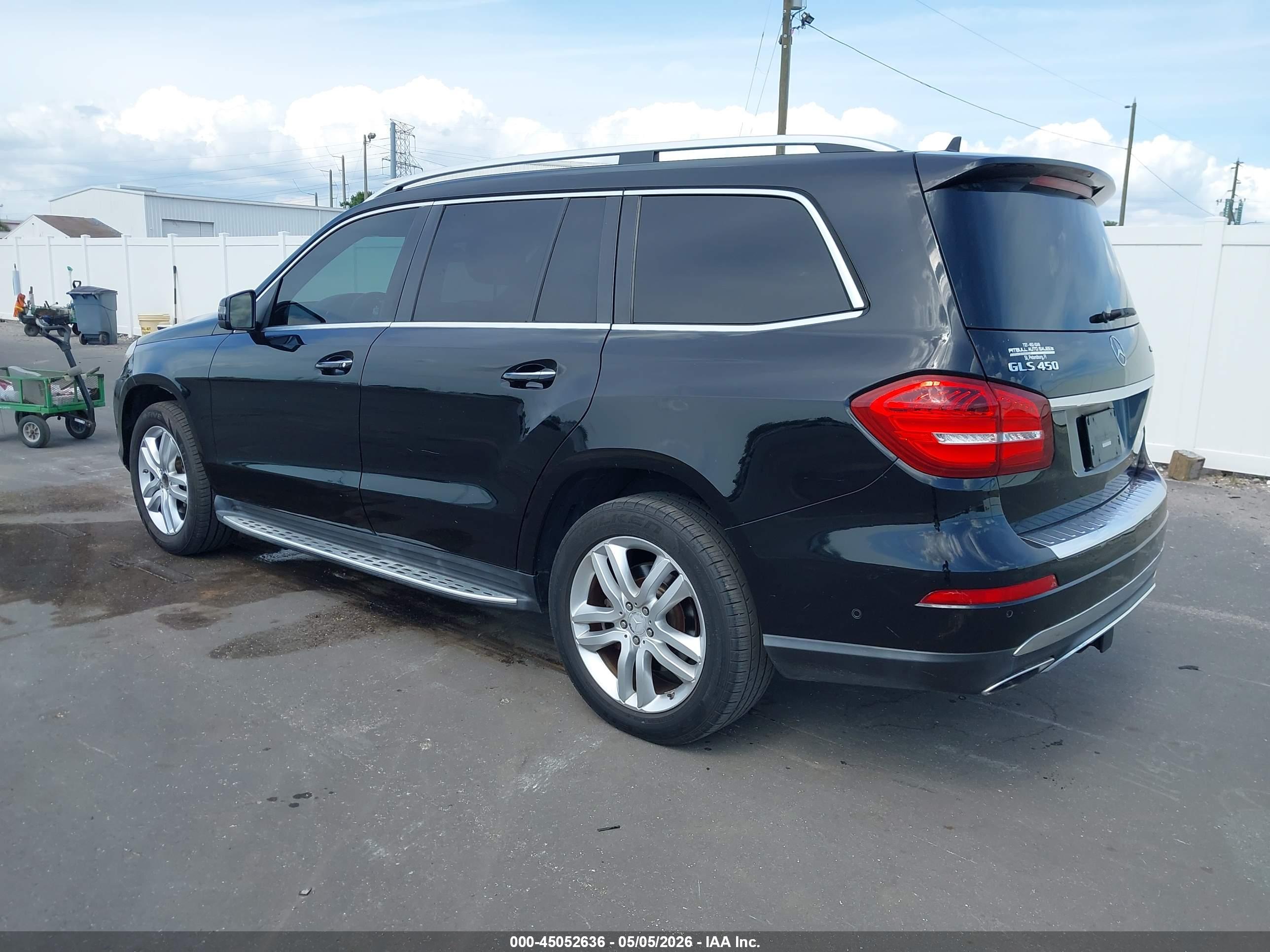 MERCEDES-BENZ GLS image 3